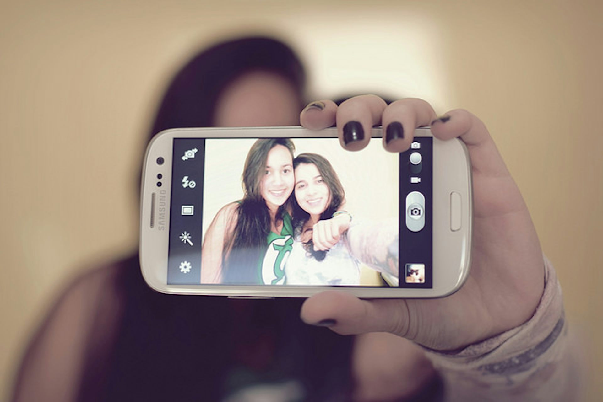 Facebook Shapes Women S Body Image Just Not As You D Expect