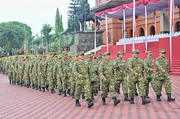 Rezim Prabowo lebih bersifat militeristik dan paternalistik.