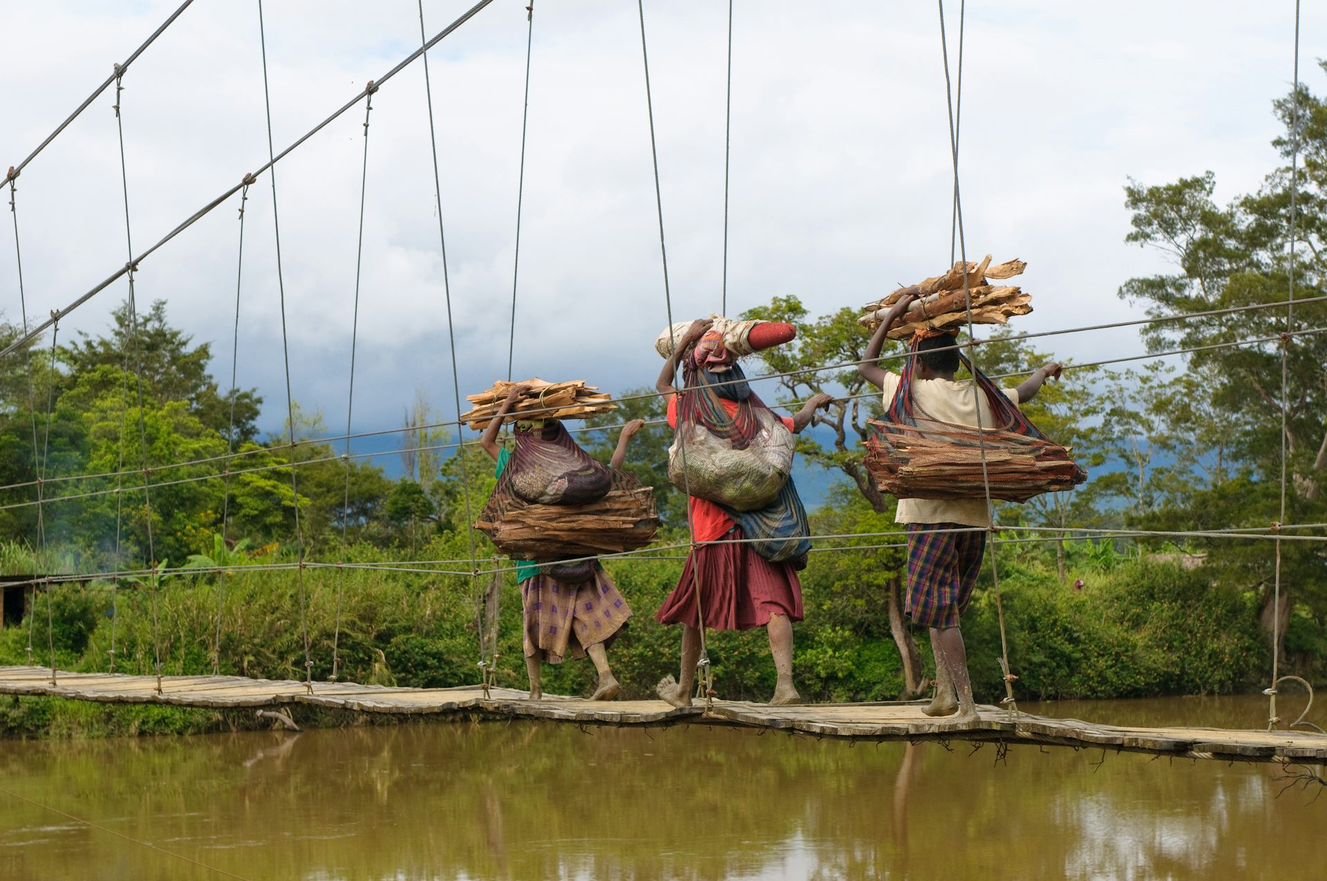 Kebijakan berbasis gender di era Prabowo hanya simbolis, representasi perempuan makin minim.