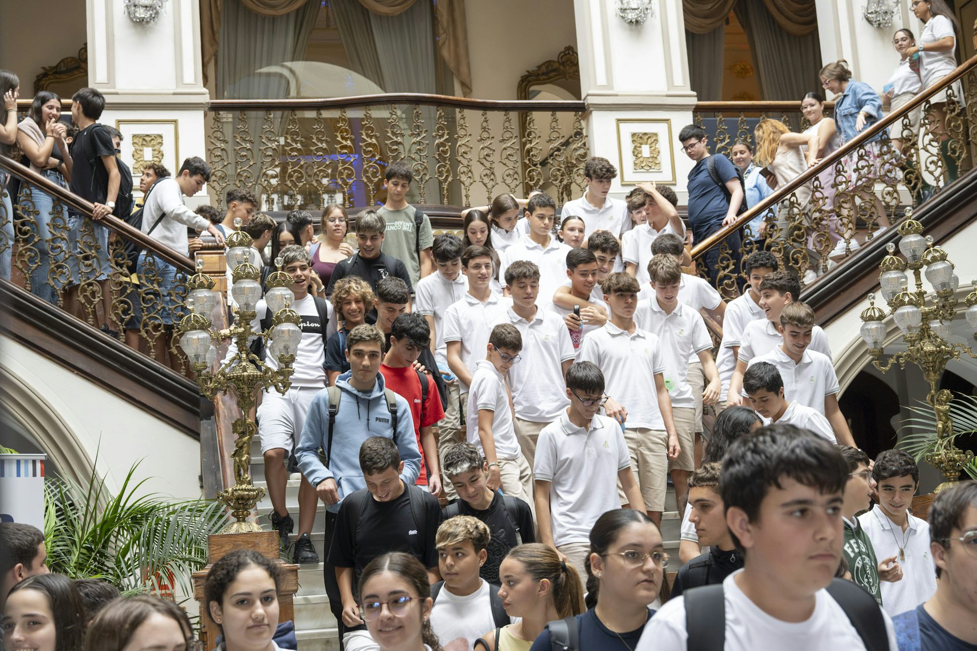 ÍNSULA 2025: la generación que le dará la vuelta al mundo