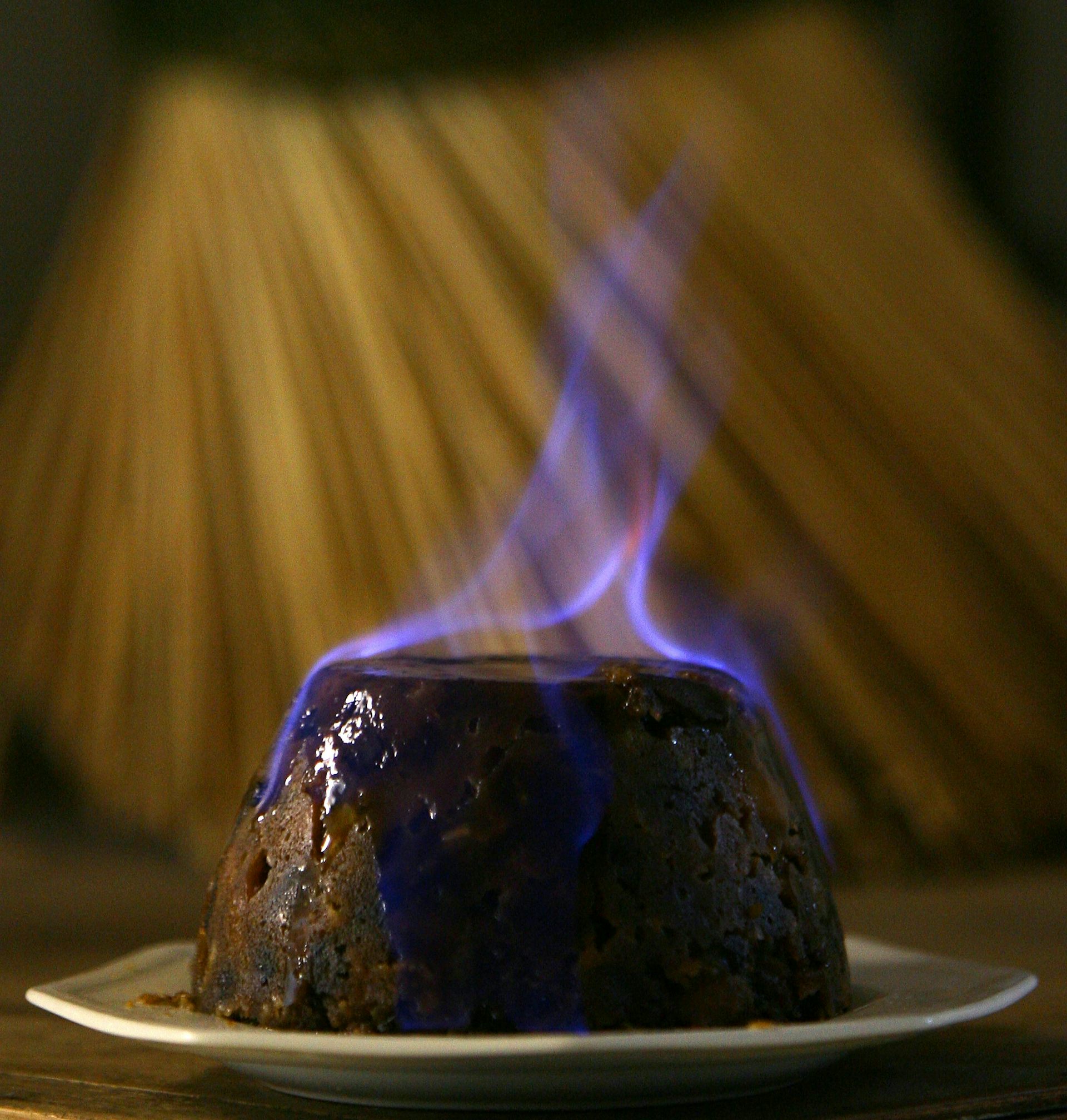 a scientist explains the chemistry of a Christmas pudding
