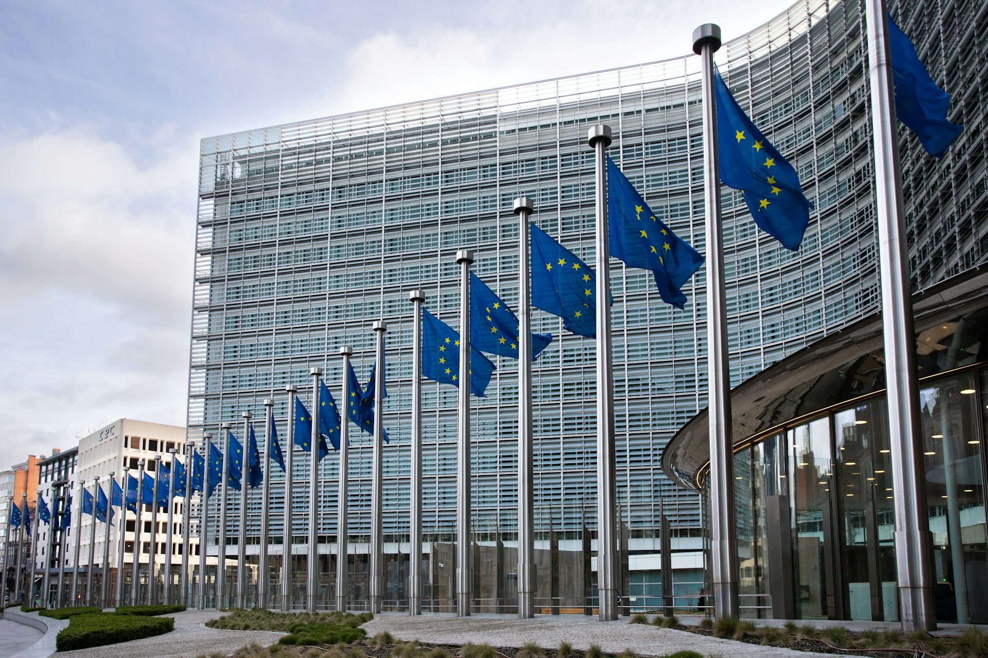 EU Proposal to Postpone Sections of AI Act Indicates Shift Towards Favoring Big Tech Over Fairness