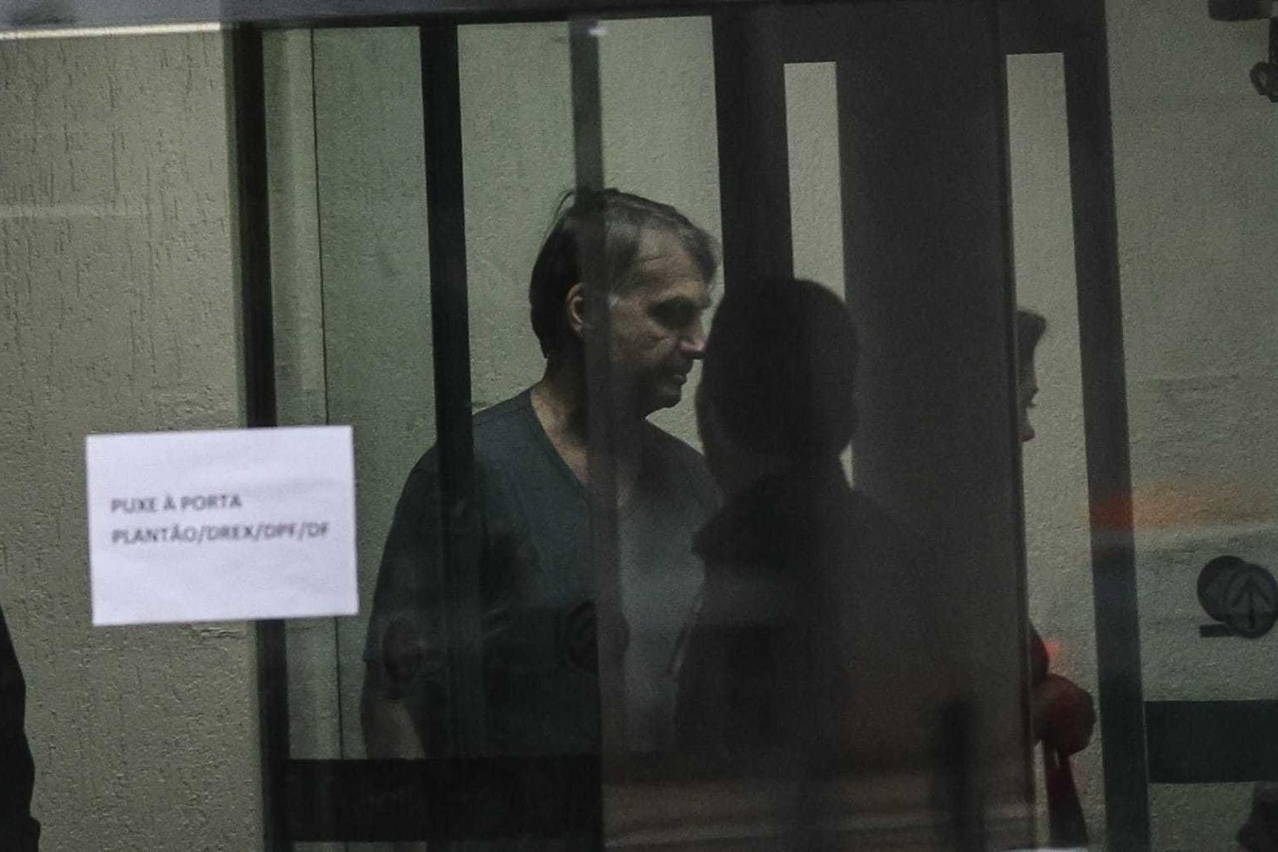 Prisão de Bolsonaro acelera reorganização da direita e expõe desafio de transferir votos