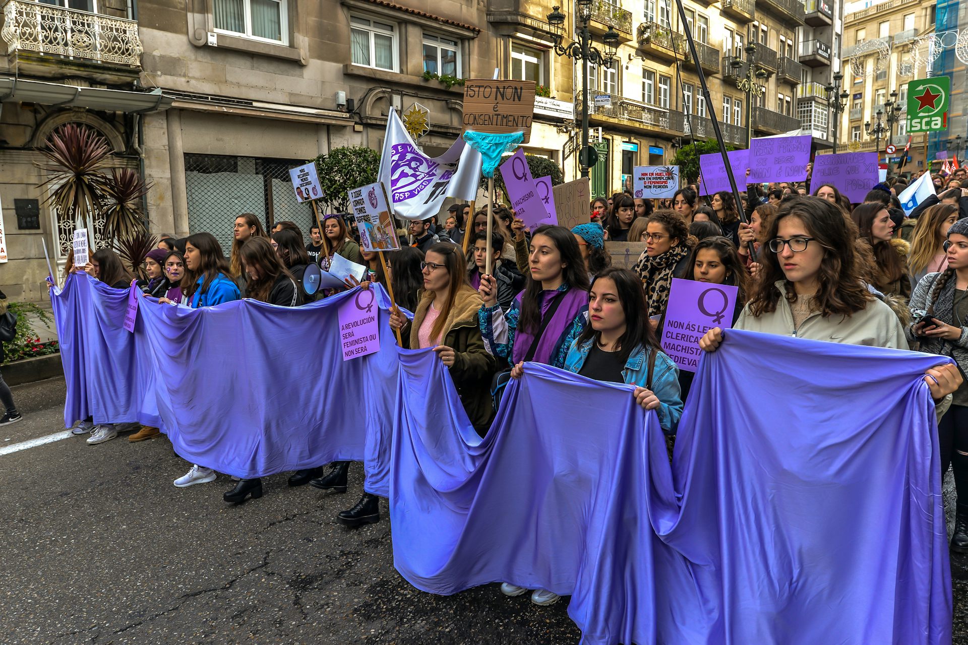 Vivas de milagro: violencias médicas contra las mujeres del siglo XIX