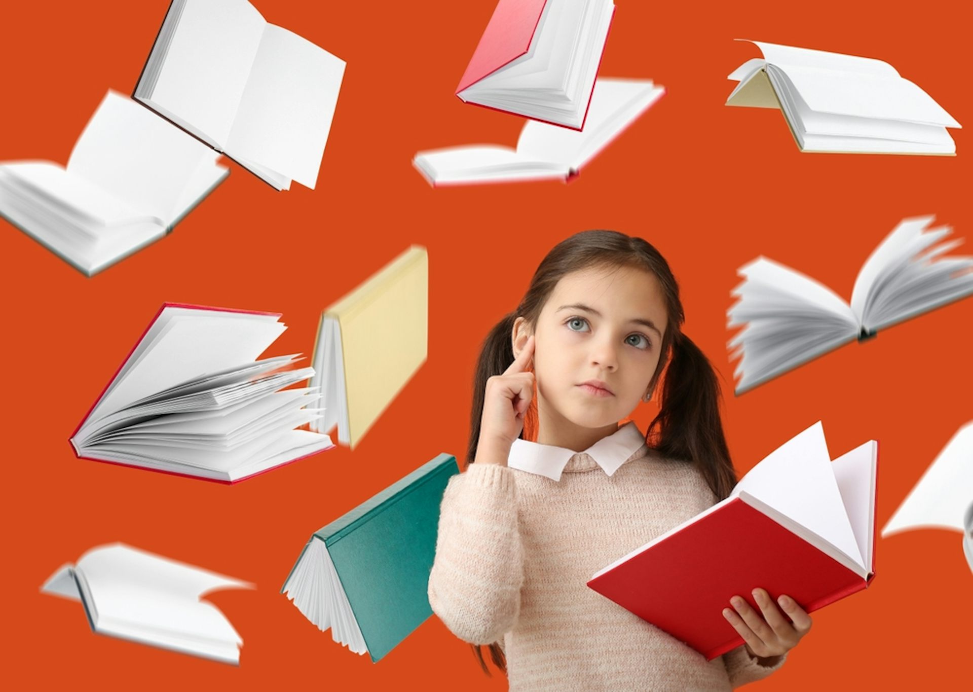 Une petite fille entourée de livres