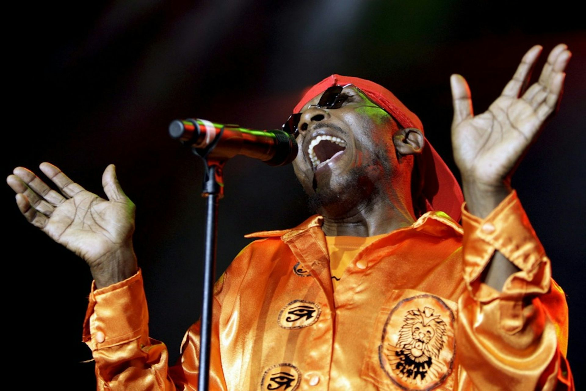 Jimmy Cliff singing