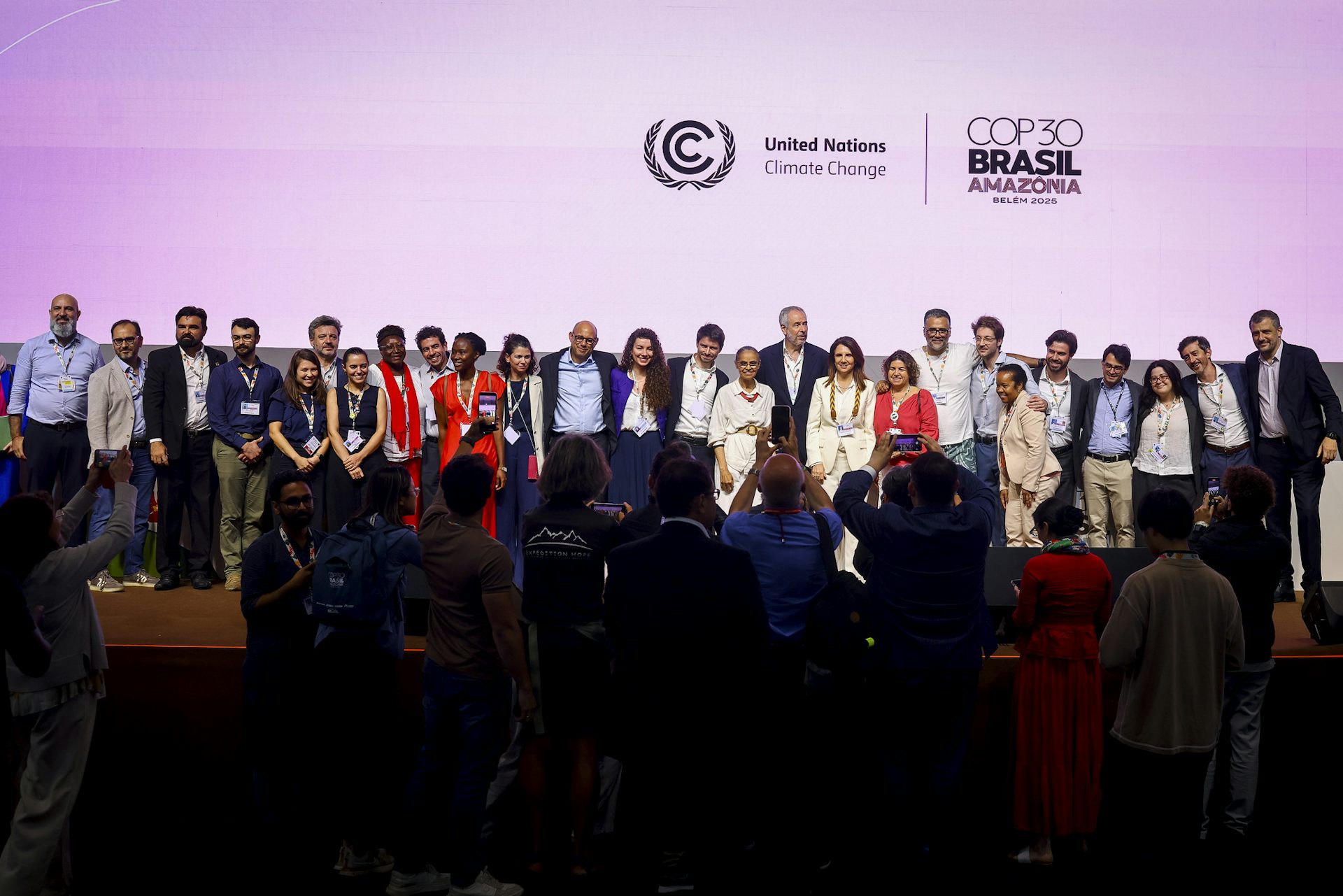 ‘O império à porta da floresta’: a visão de um ecologista veterano sobre os resultados da COP 30