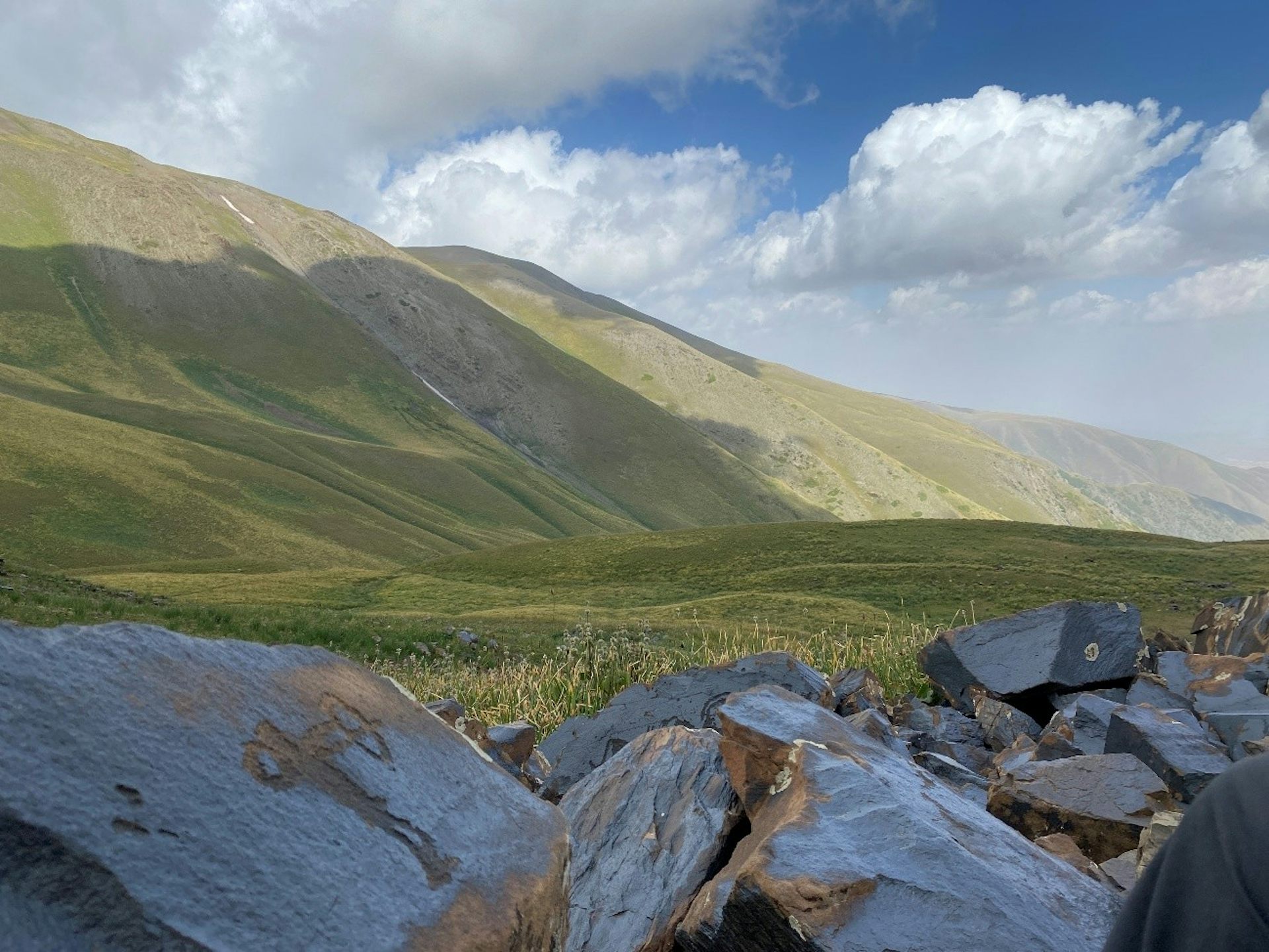 Stone engraving of a hunter from the Saimaluu Tash river stone.