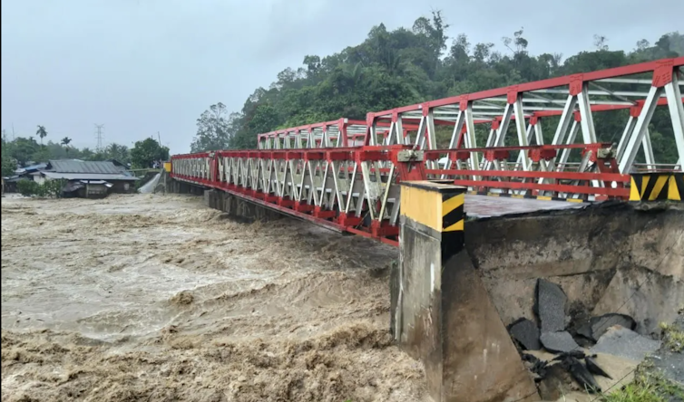 Banjir bandang Sumatra: Kekerasan tak terlihat yang menjadi bom waktu mematikan 8 Jembatan rusak akibat banjir Sumatra