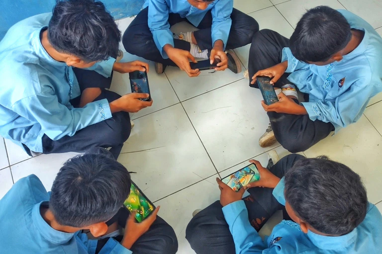 Tanpa pengawasan, remaja rentan terjerat masuk dark web berisi konten kekerasan ekstrem.