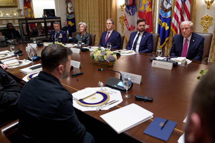 Volodymr Zelensky, DOnald Trump and their aides in talks in the White House, October 2025.