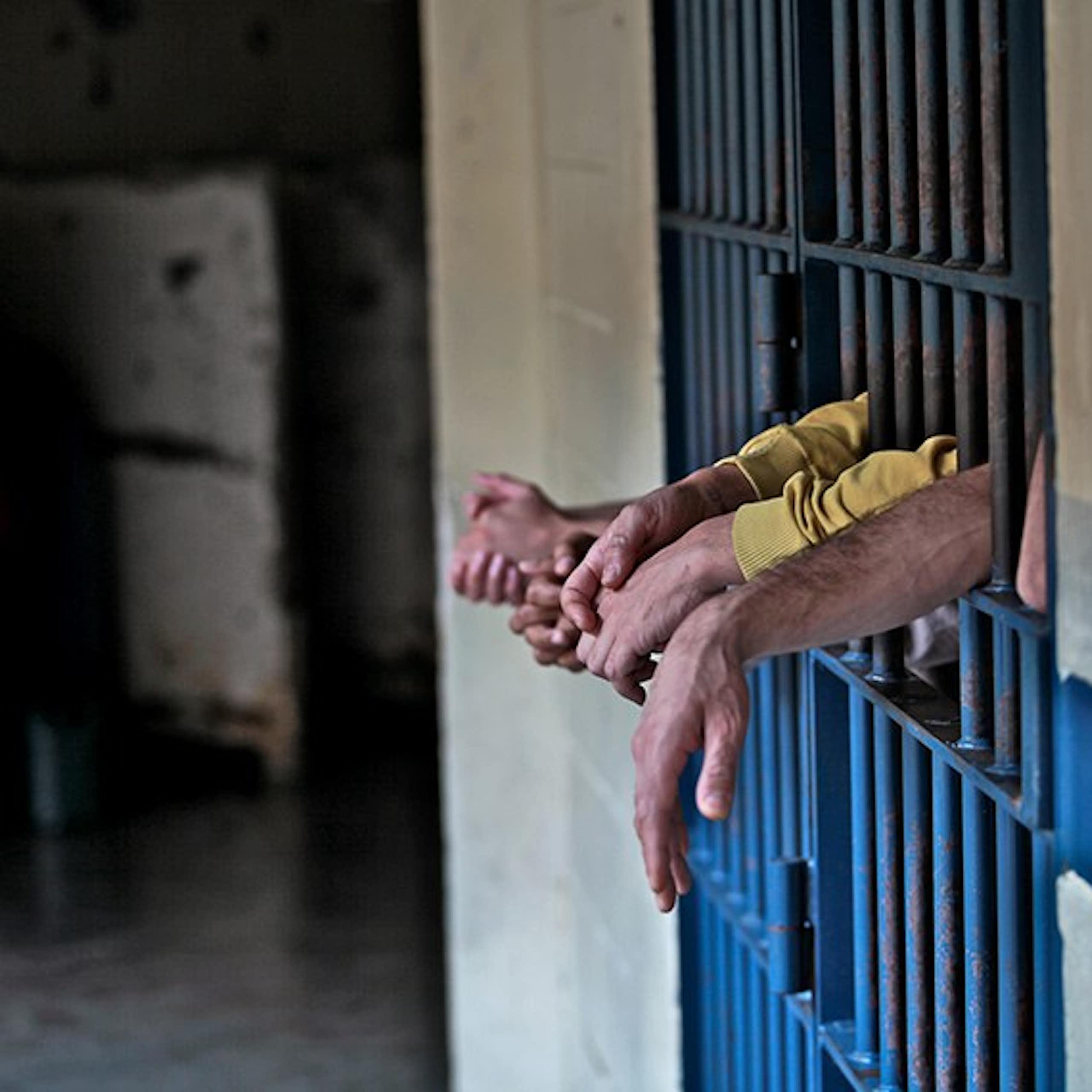 Mudanças na prisão preventiva são armadilhas que fomentam facções e ganância por privatização carcerária