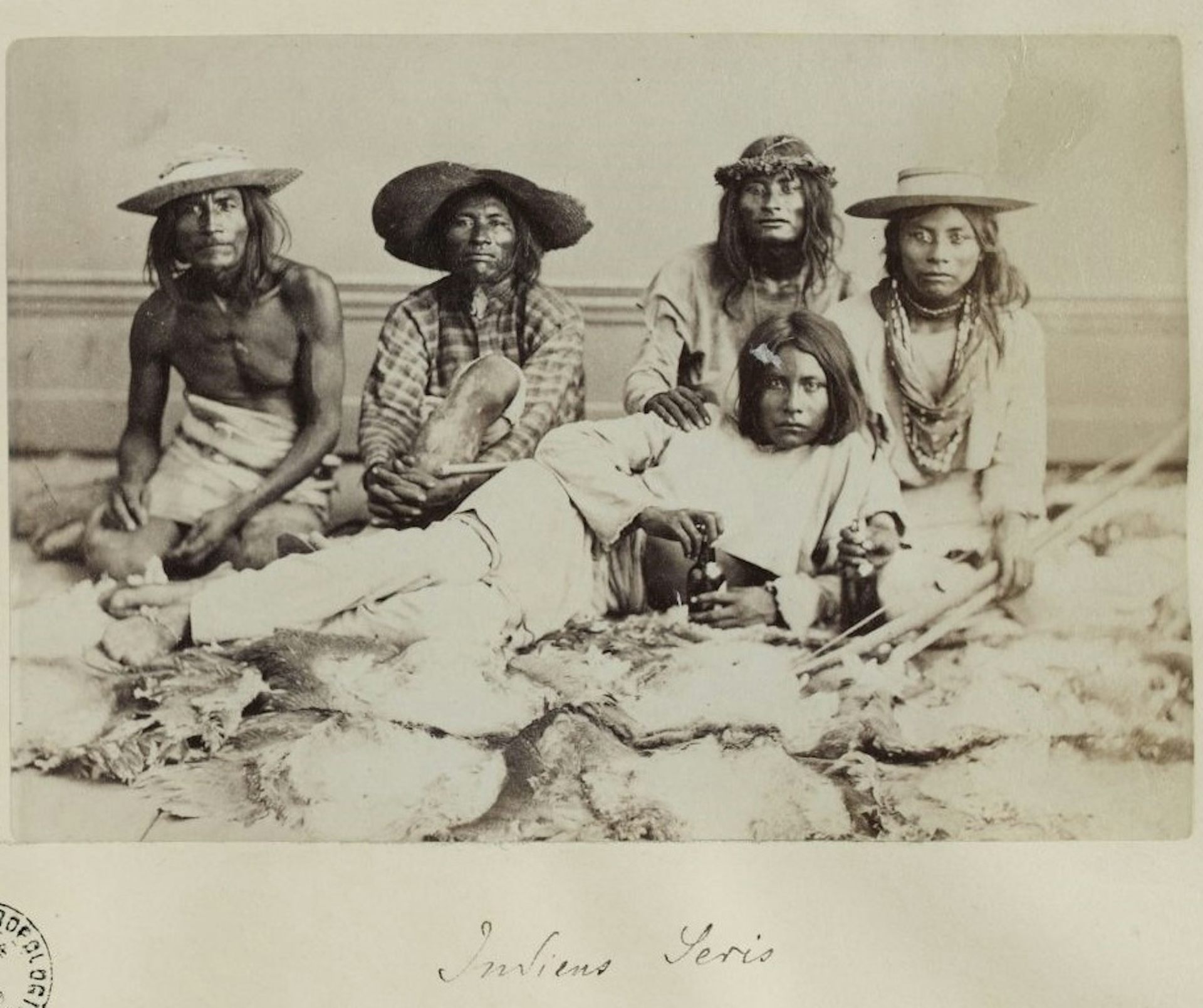 Indígenas de Seris Sonora (México) retratados por Alfredo Laurent en 1865. 