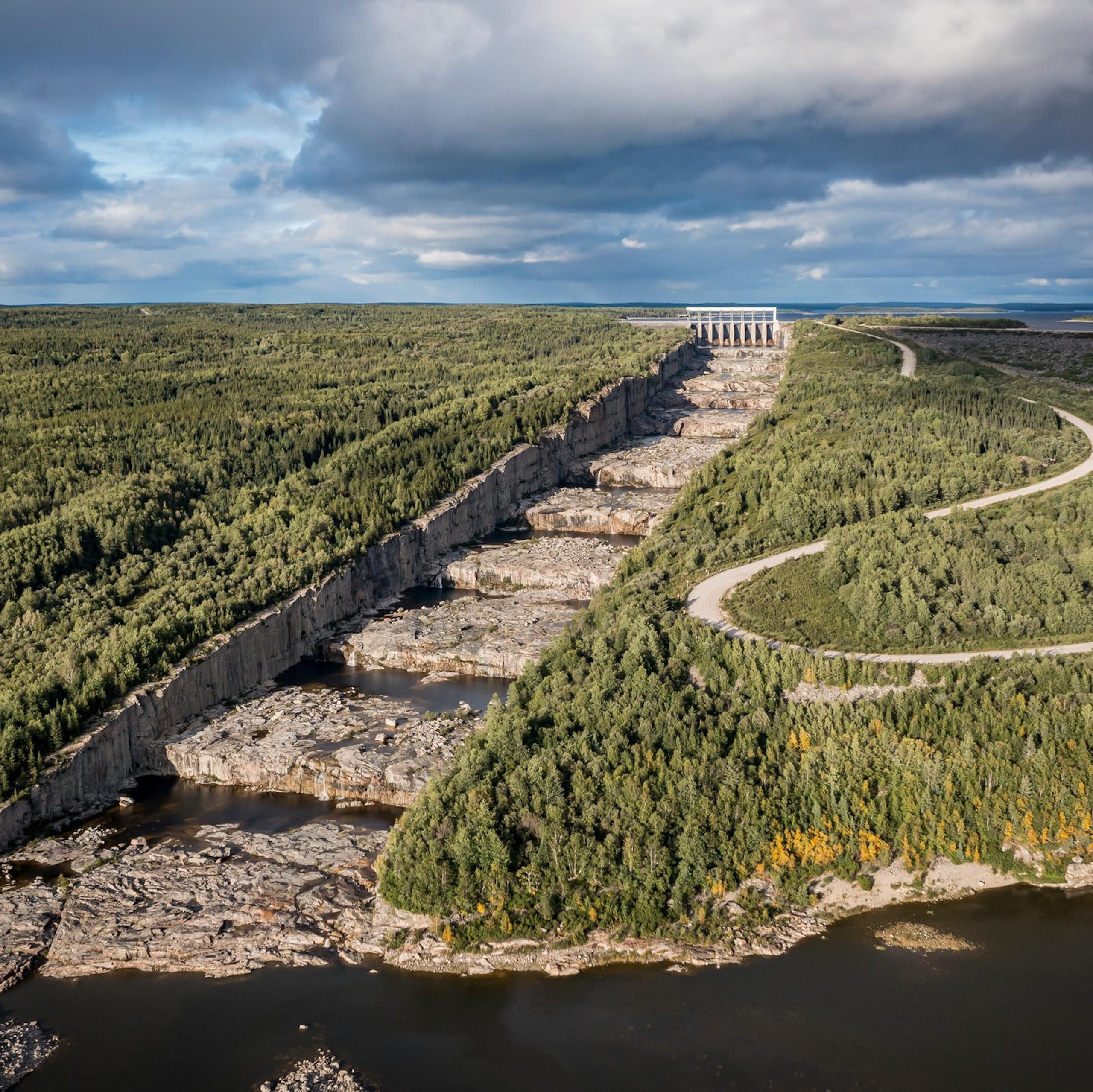 Déversoir de la Centrale hydro‑électrique Robert‑Bourassa