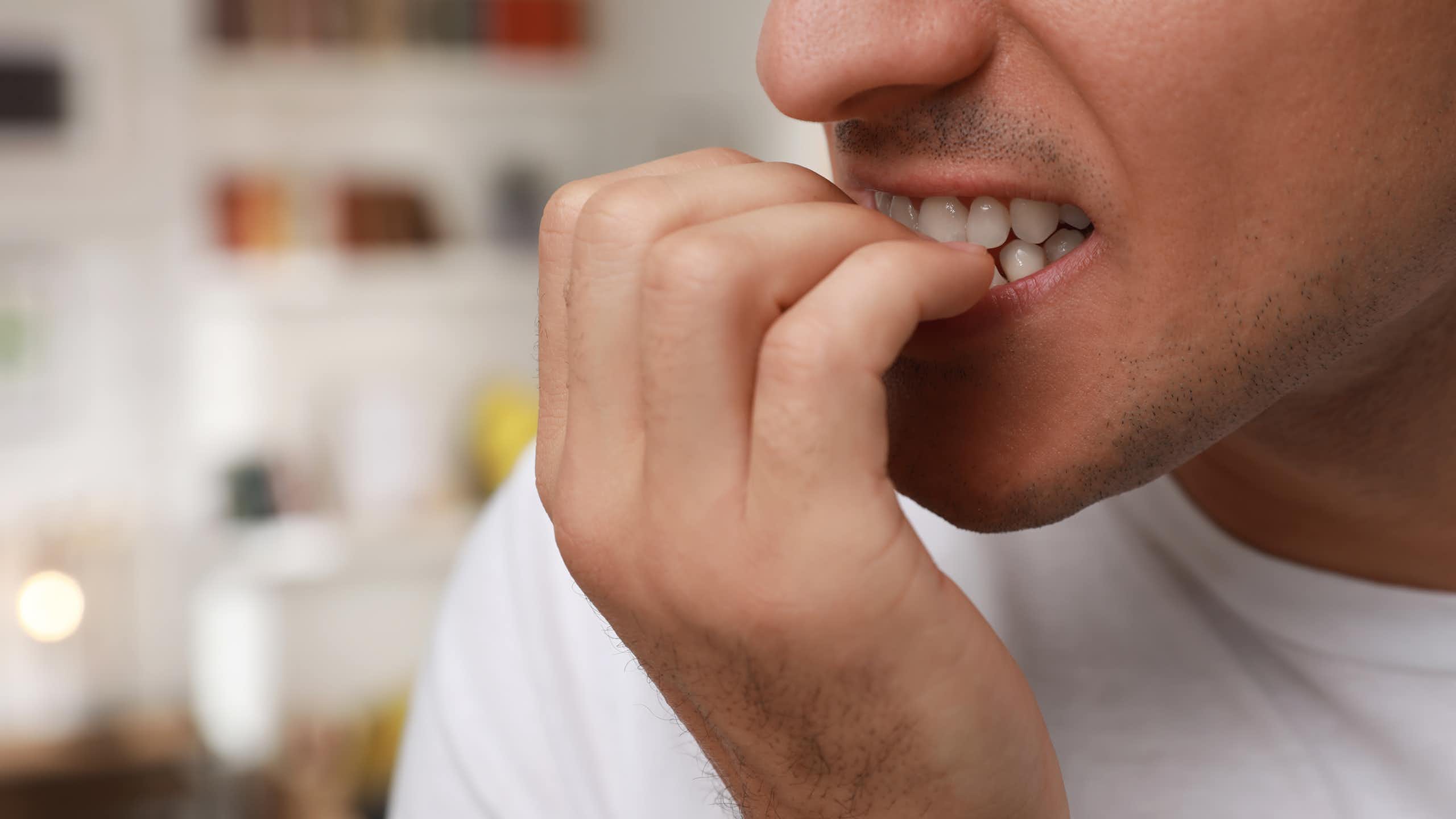 Cuando la mente avisa del peligro: morderse las uñas, procrastinar y otras formas de autosabotaje