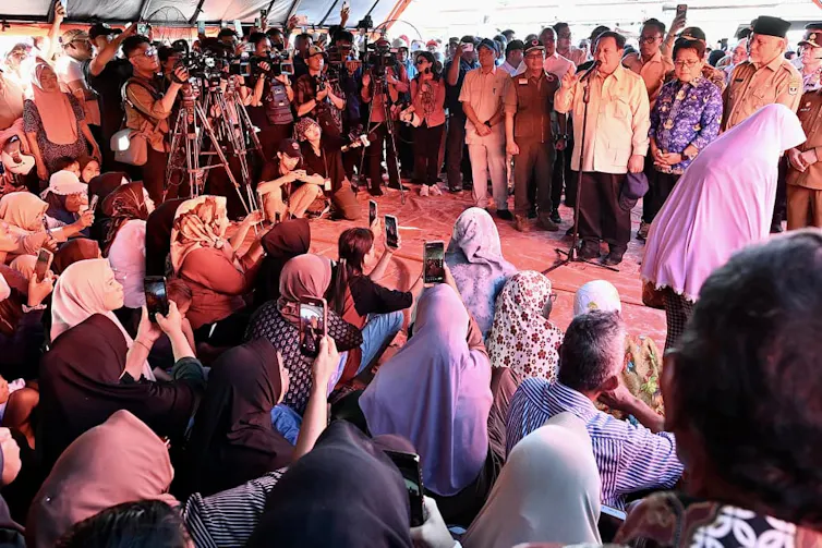 Prabowo meninjau bencana banjir Sumatra