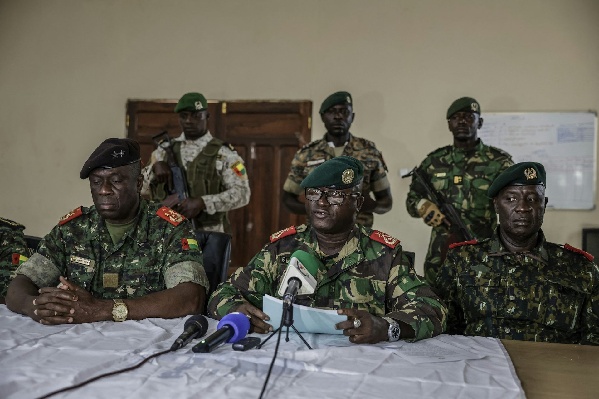 La Guinée-Bissau en état d'apesanteur entre les élections et la domination militaire