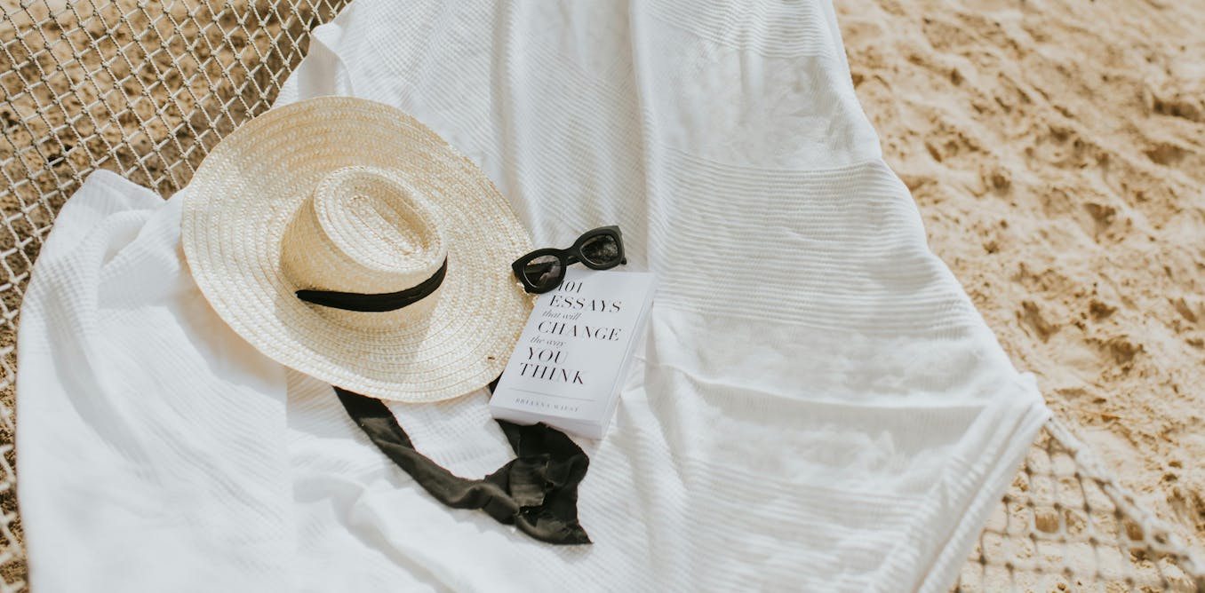 What are your new year’s reading resolutions? 6 dedicated readers share theirs