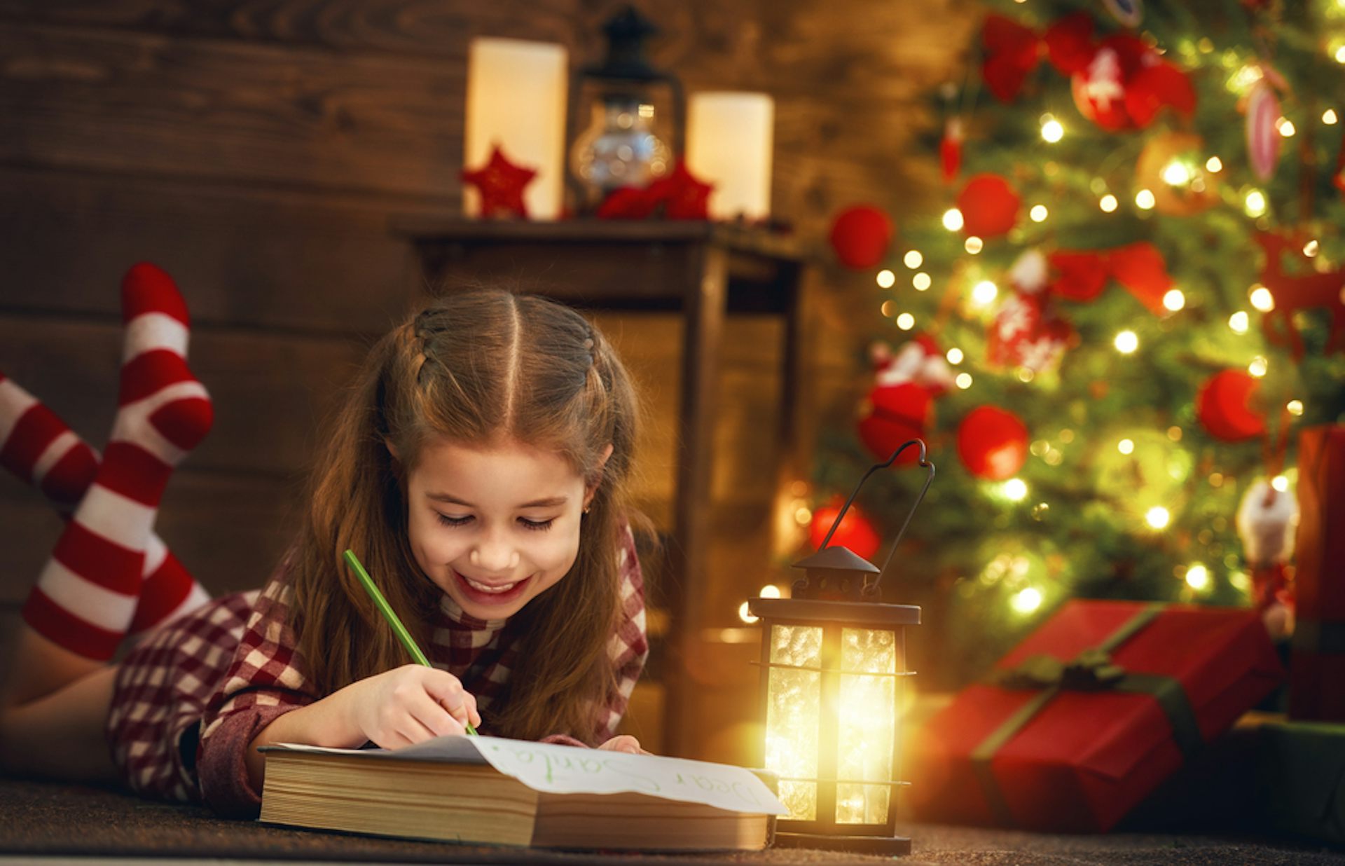 Une petite fille écrit au Père Noël