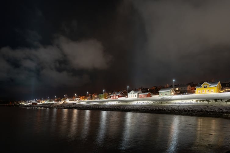 A dark polar night tableau.