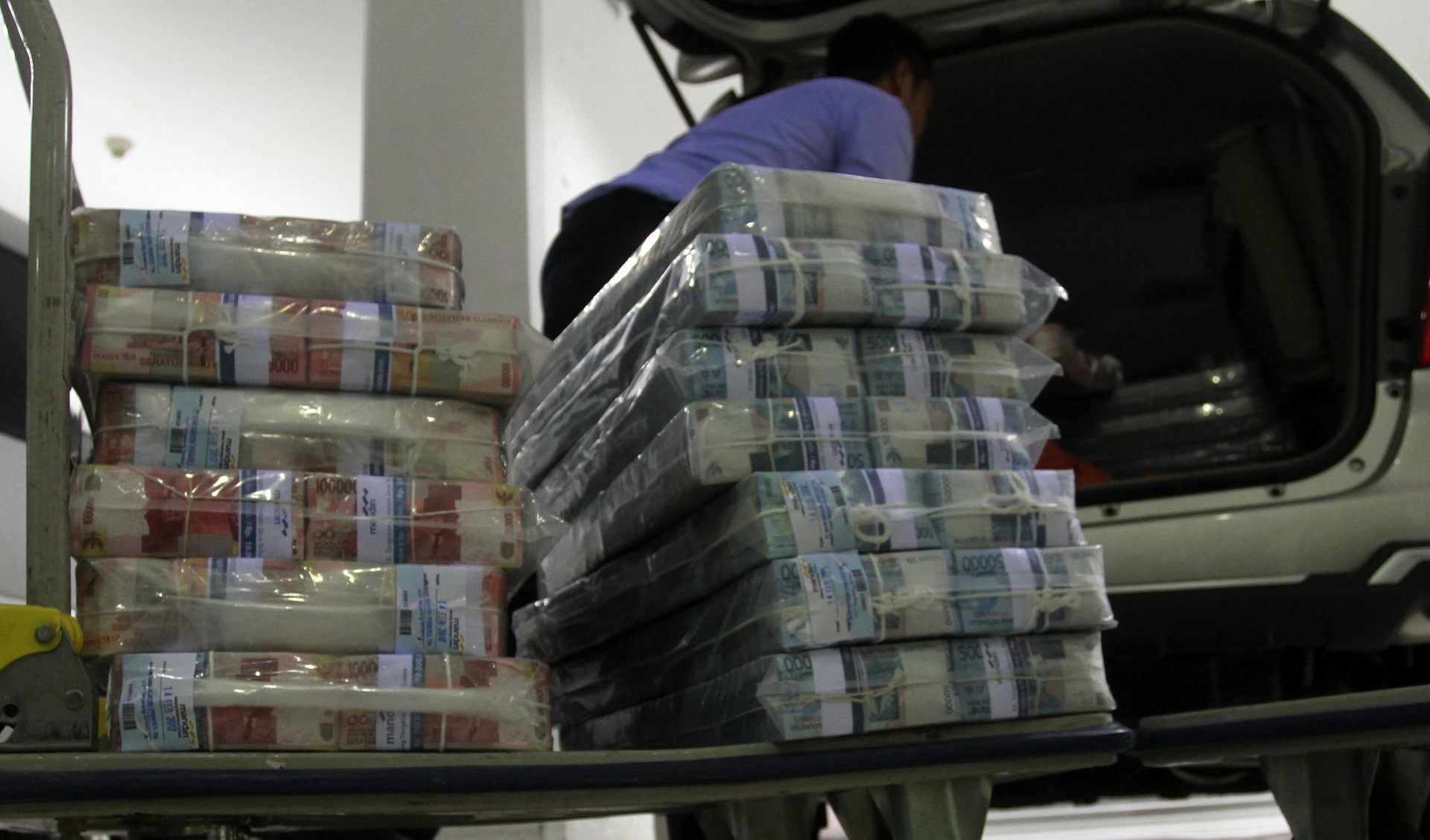 Mengapa koruptor lebih suka transaksi pakai uang tunai ketimbang digital?