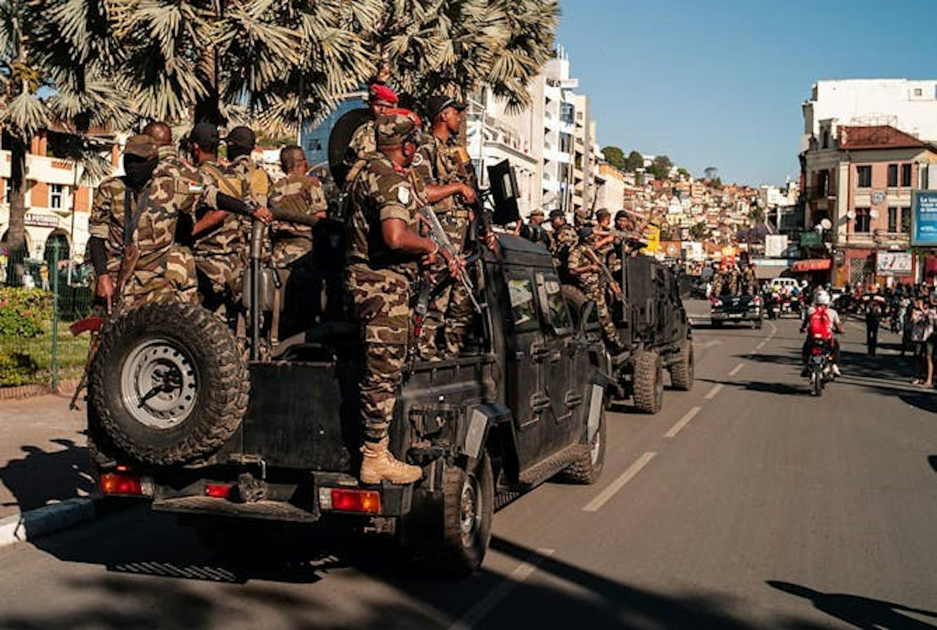 Les prises de pouvoir se multiplient en Afrique : la réponse mitigée de l'UA aggrave la situation