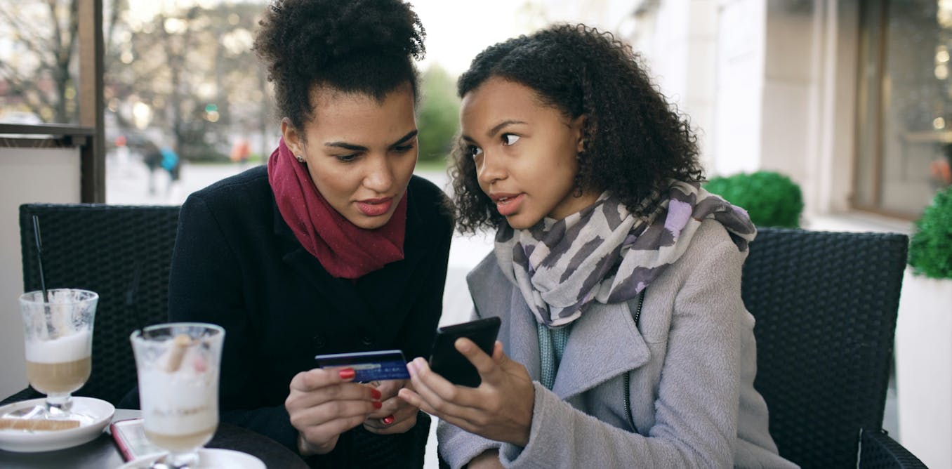 In a world of digital money, what’s the right etiquette to split the bill with friends? In a world of digital money, what’s the right etiquette to split the bill with friends?