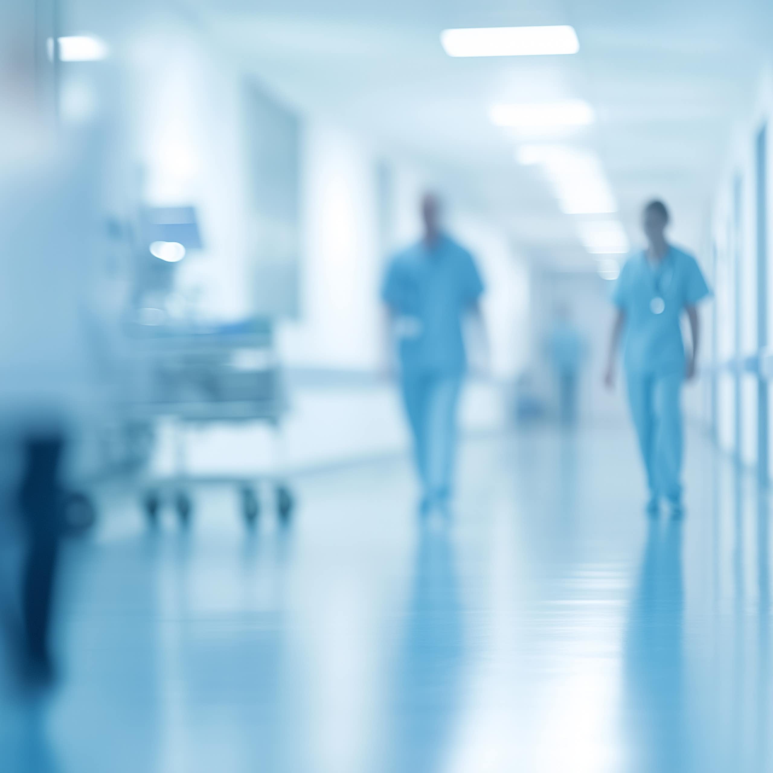 ¿Es realmente más eficiente la gestión privada de los hospitales? Lo que dicen los datos