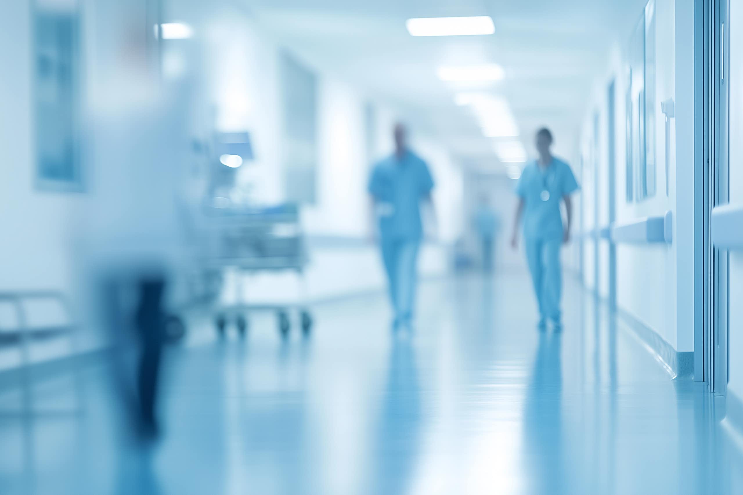 ¿Es realmente más eficiente la gestión privada de los hospitales? Lo que dicen los datos