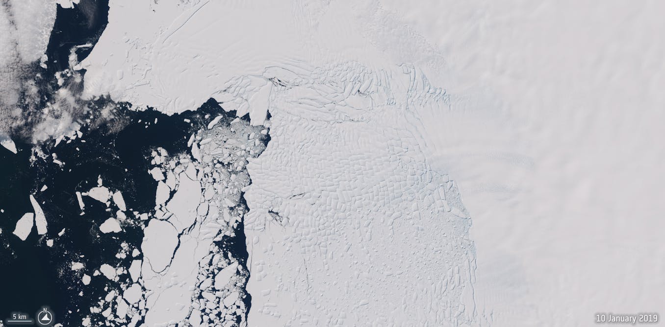 Hundreds of iceberg earthquakes are shaking the crumbling end of Antarctica's Doomsday Glacier - Live Science image