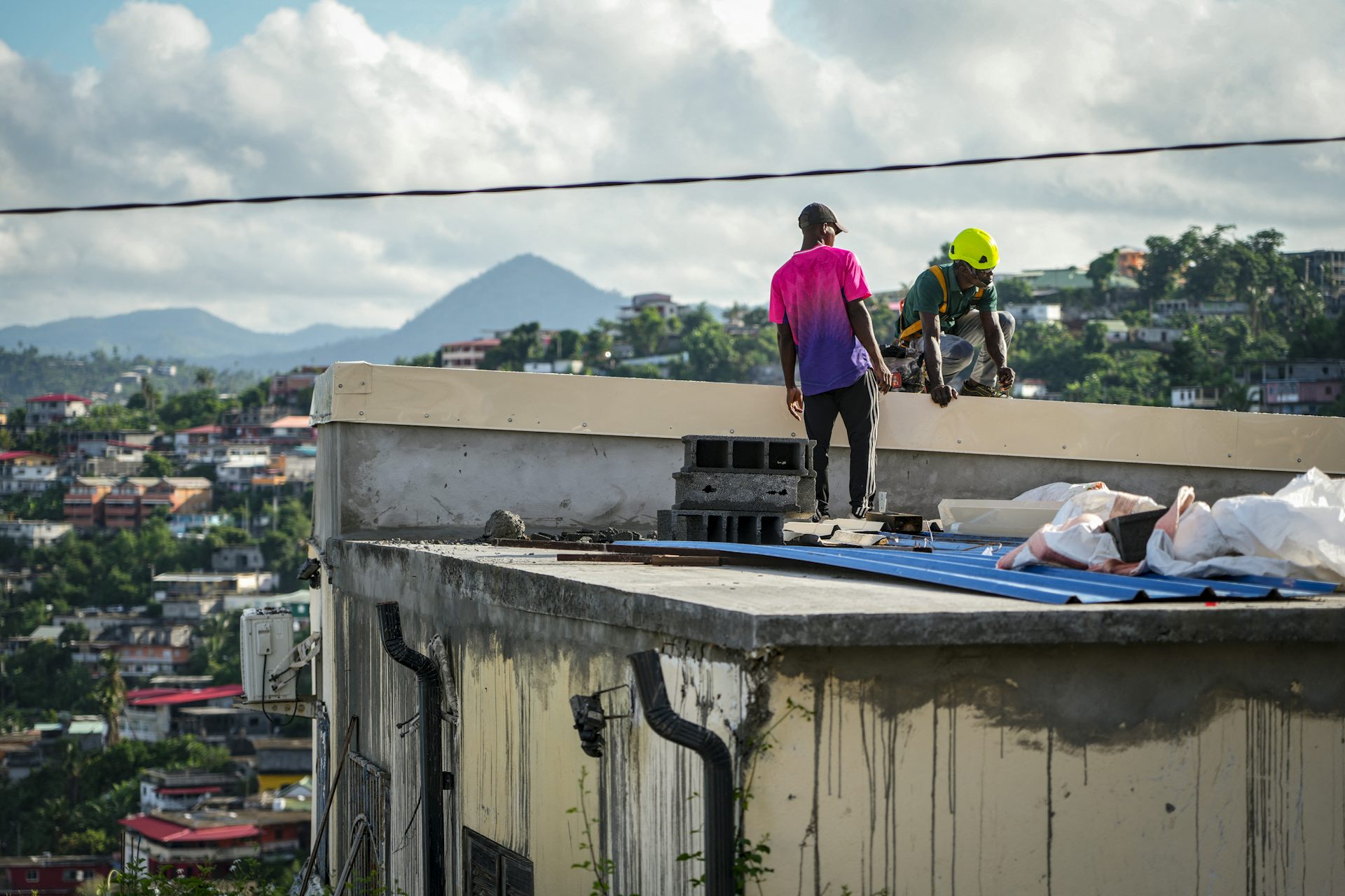 « Un an après le cyclone Chido, la situation de Mayotte reste critique »