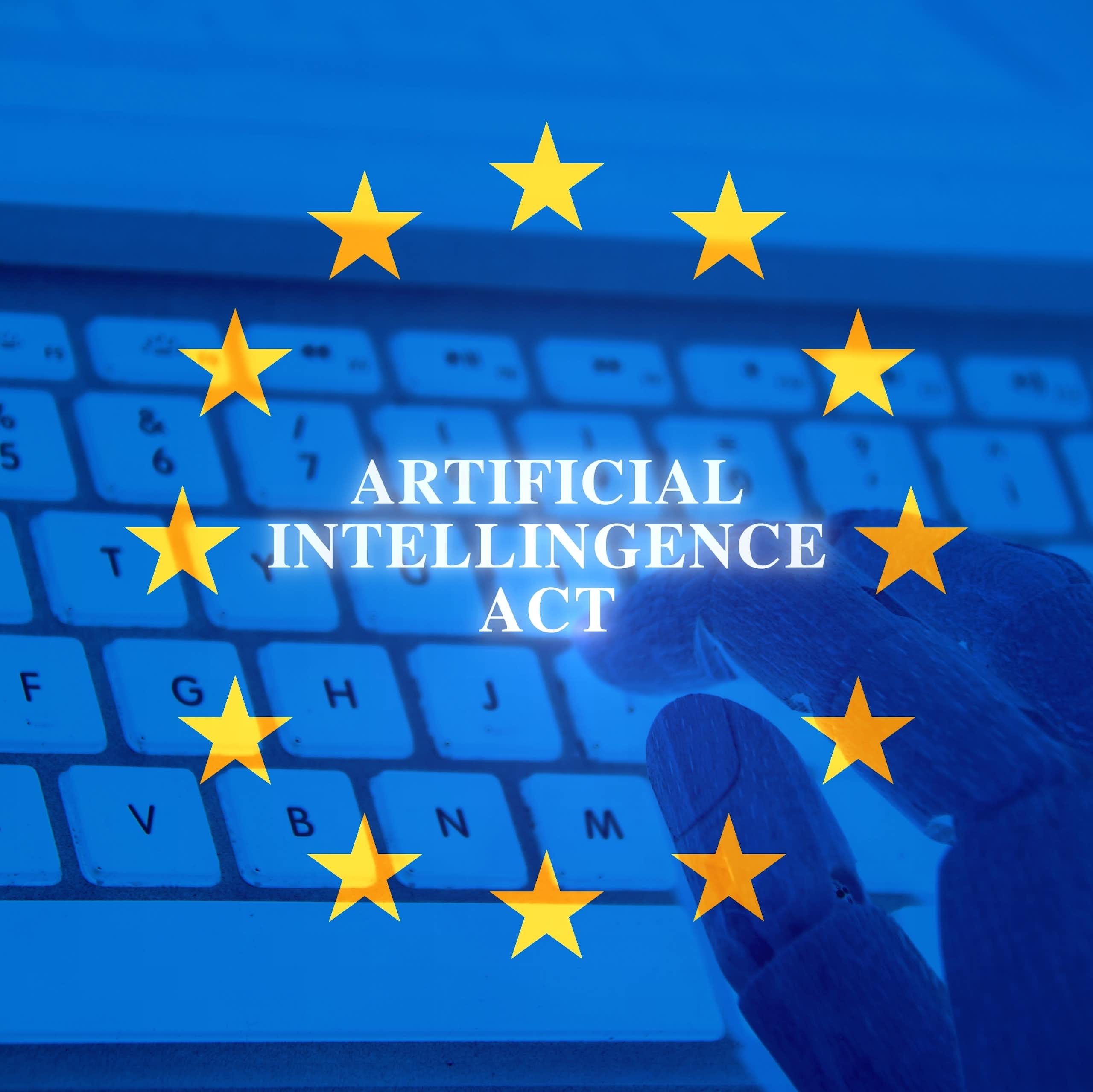 La main d’un robot tape sur un clavier avec en toile de fond le drapeau de l'Union européenne.