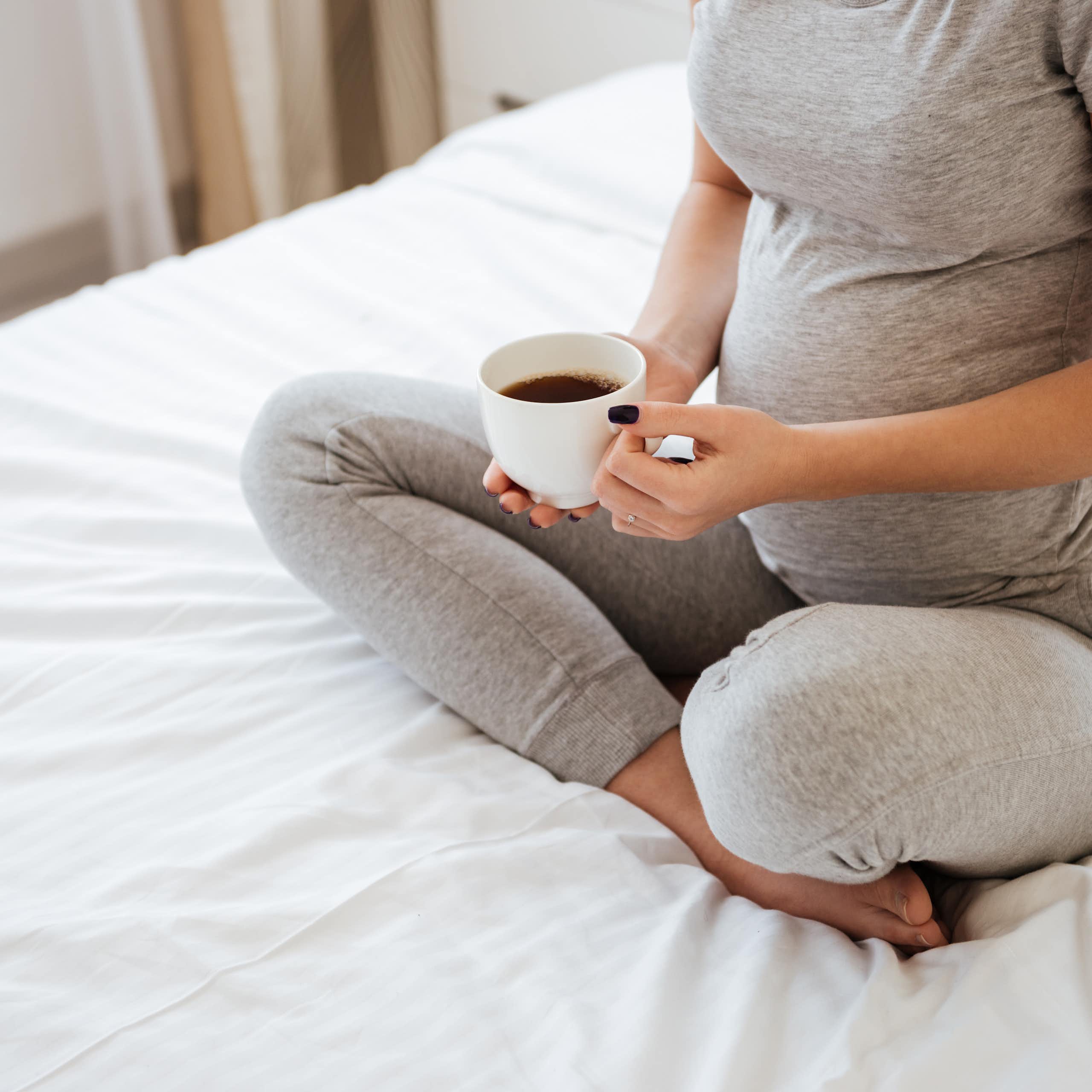 Consumo de cafeína por grávidas: a exposição precoce realmente provoca alterações metabólicas nos bebês?