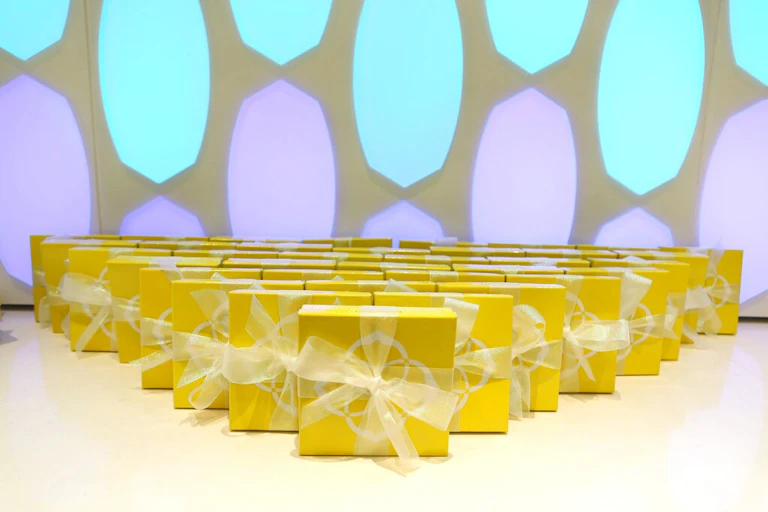 A picture of wrapped gifts.