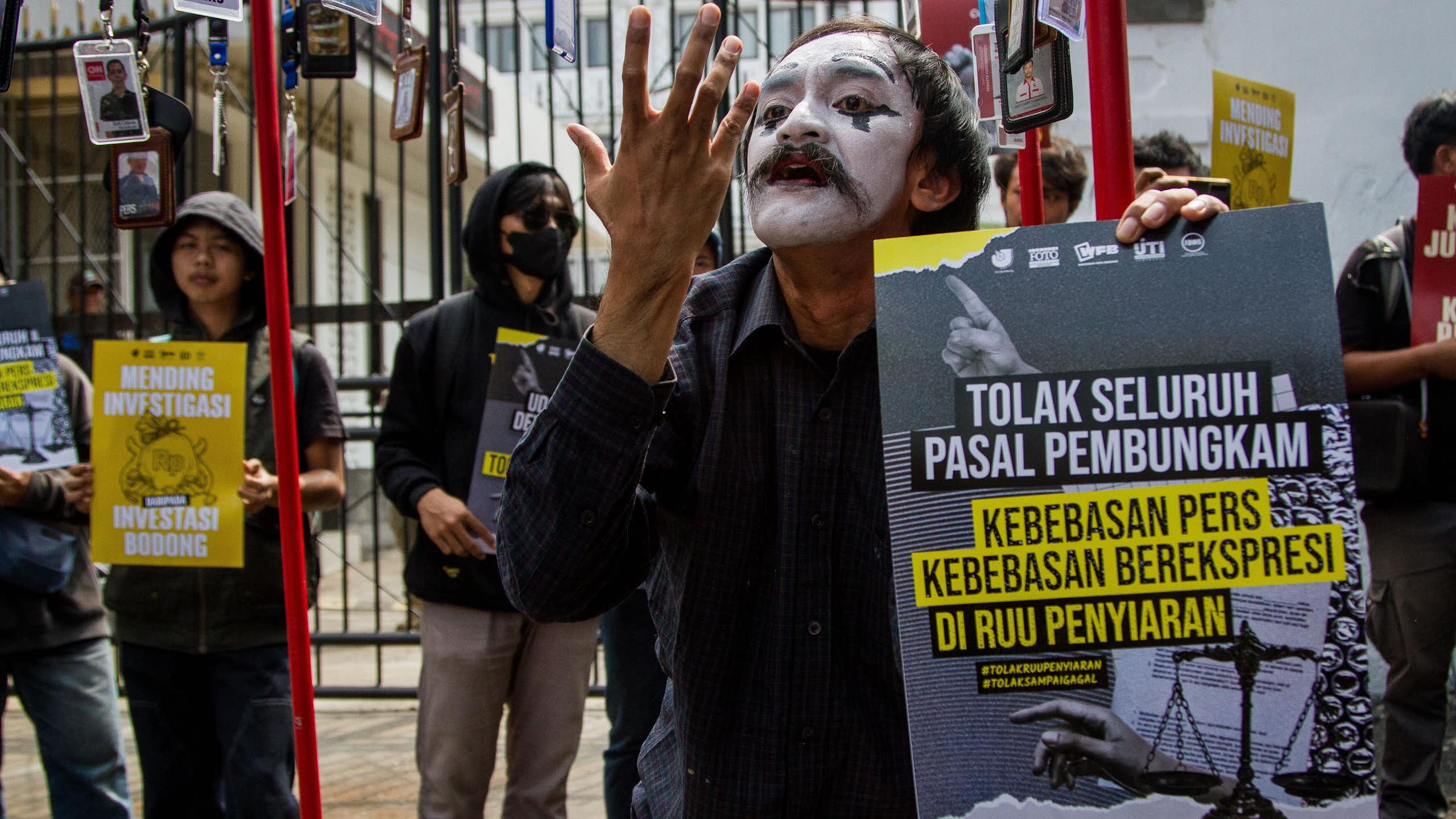 Semakin banyak rekam jejak pemerintahan Prabowo-Gibran yang tidak menjamin kebebasan pers.