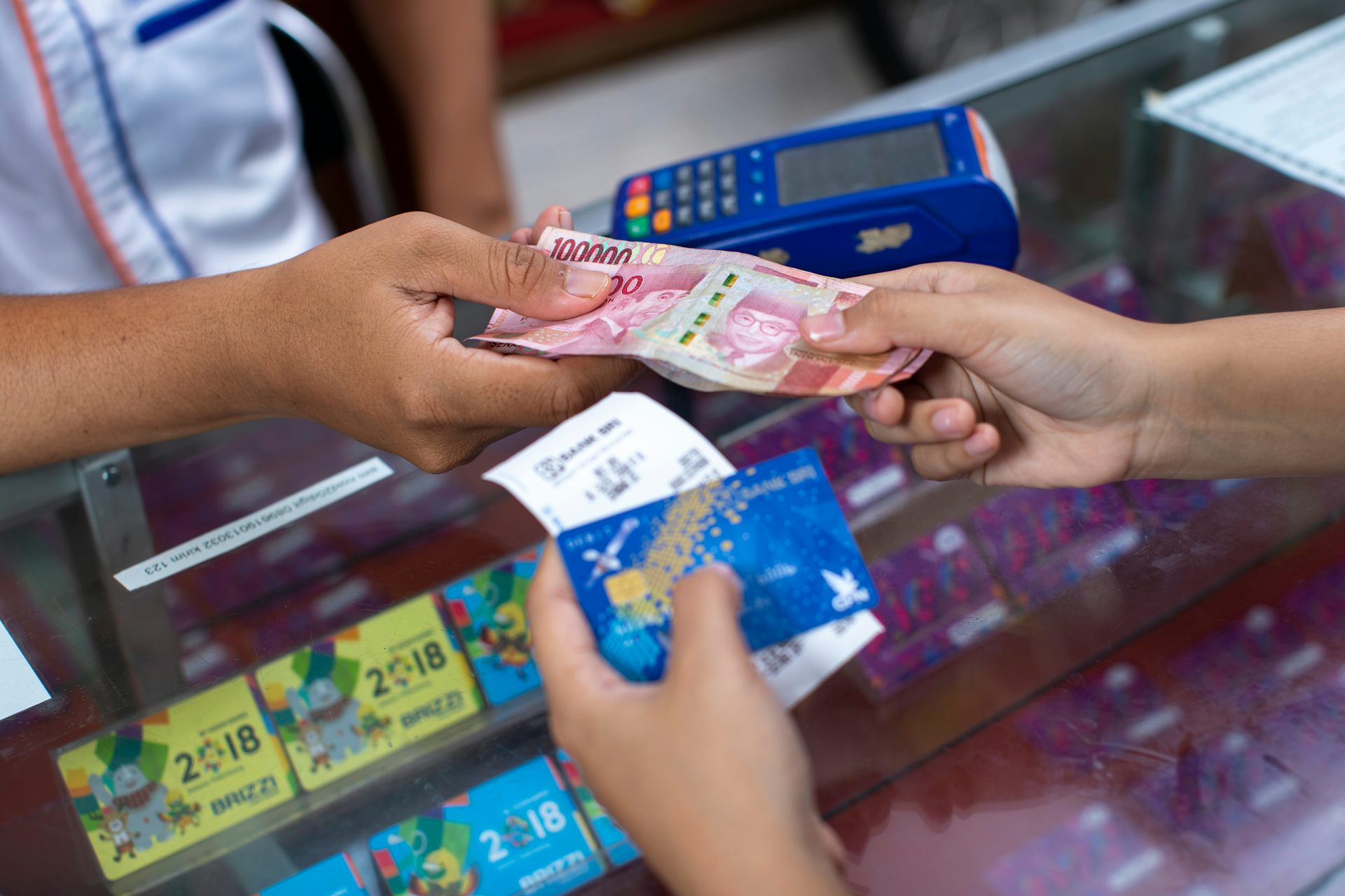 Menolak pembayaran tunai merupakan tindak melawan hukum