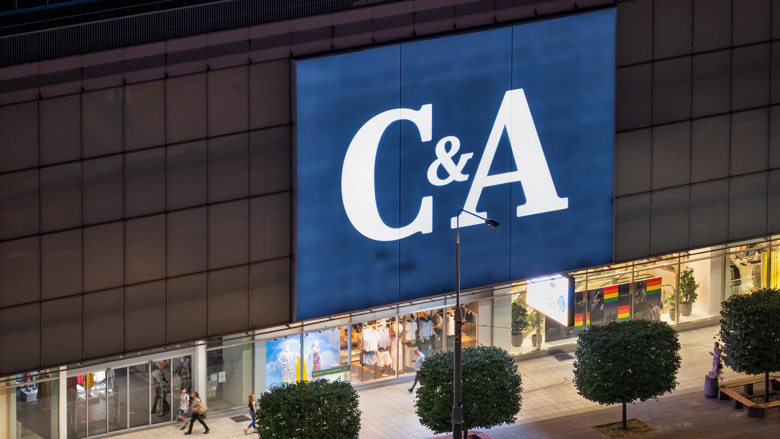 Devanture d'un magasin C&A en Pologne.