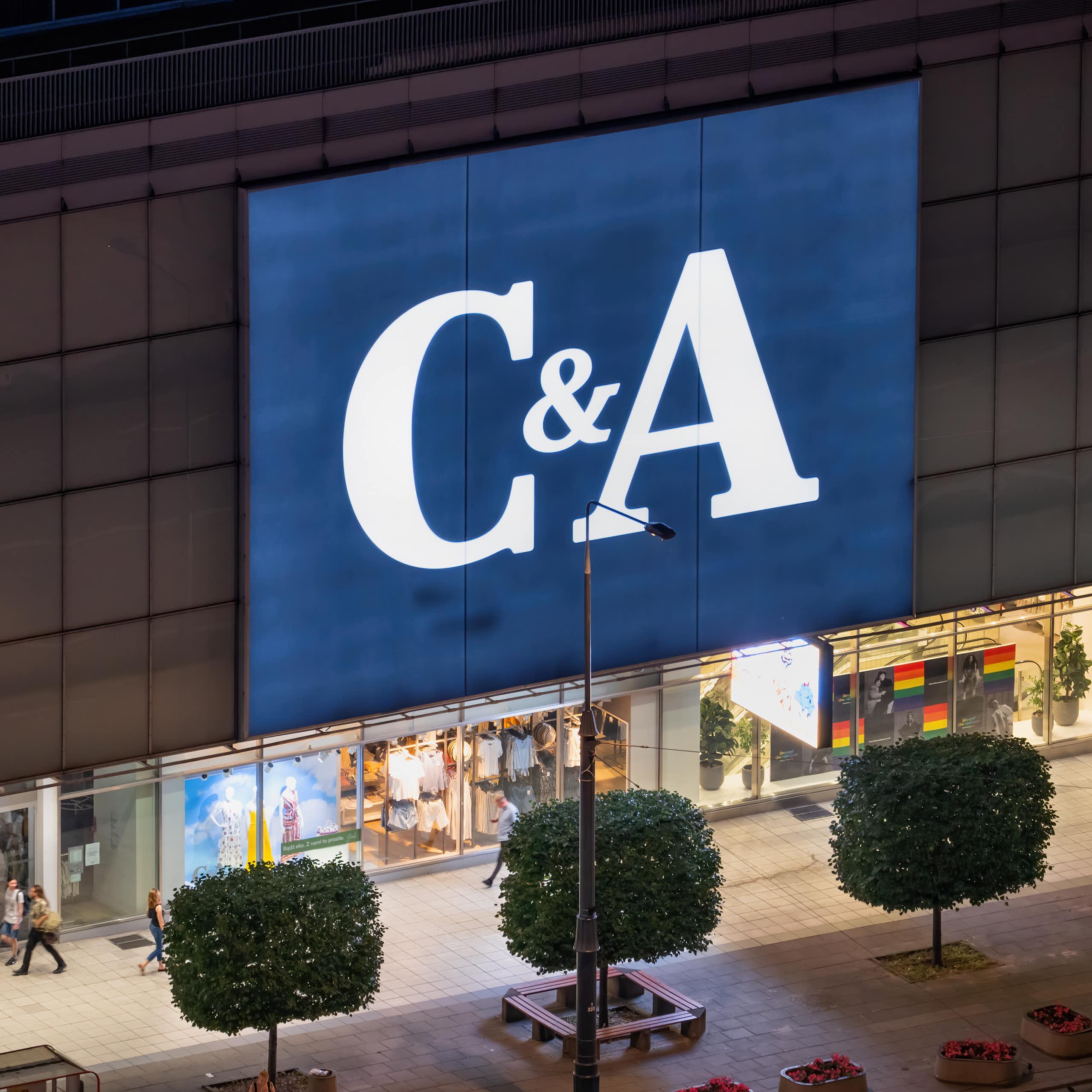 Devanture d'un magasin C&A en Pologne.