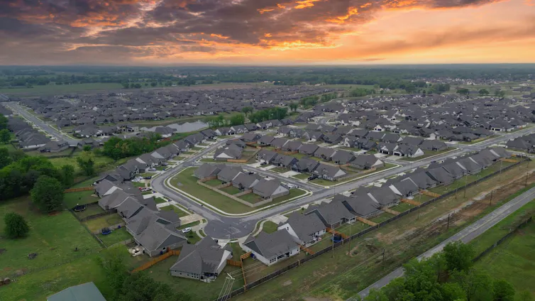 Vue aérienne sur une banlieue