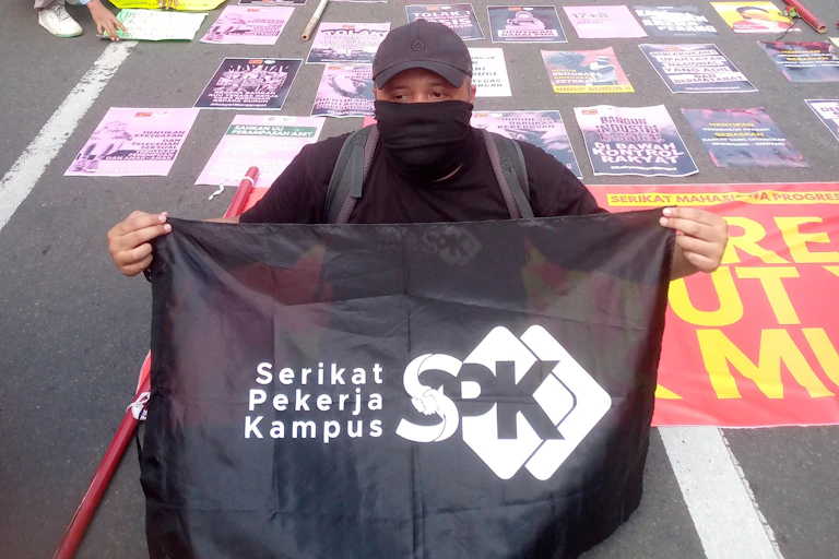 Riset terbaru SPK menunjukkan bahwa dosen di Indonesia alami kekerasan fisik dan mental.