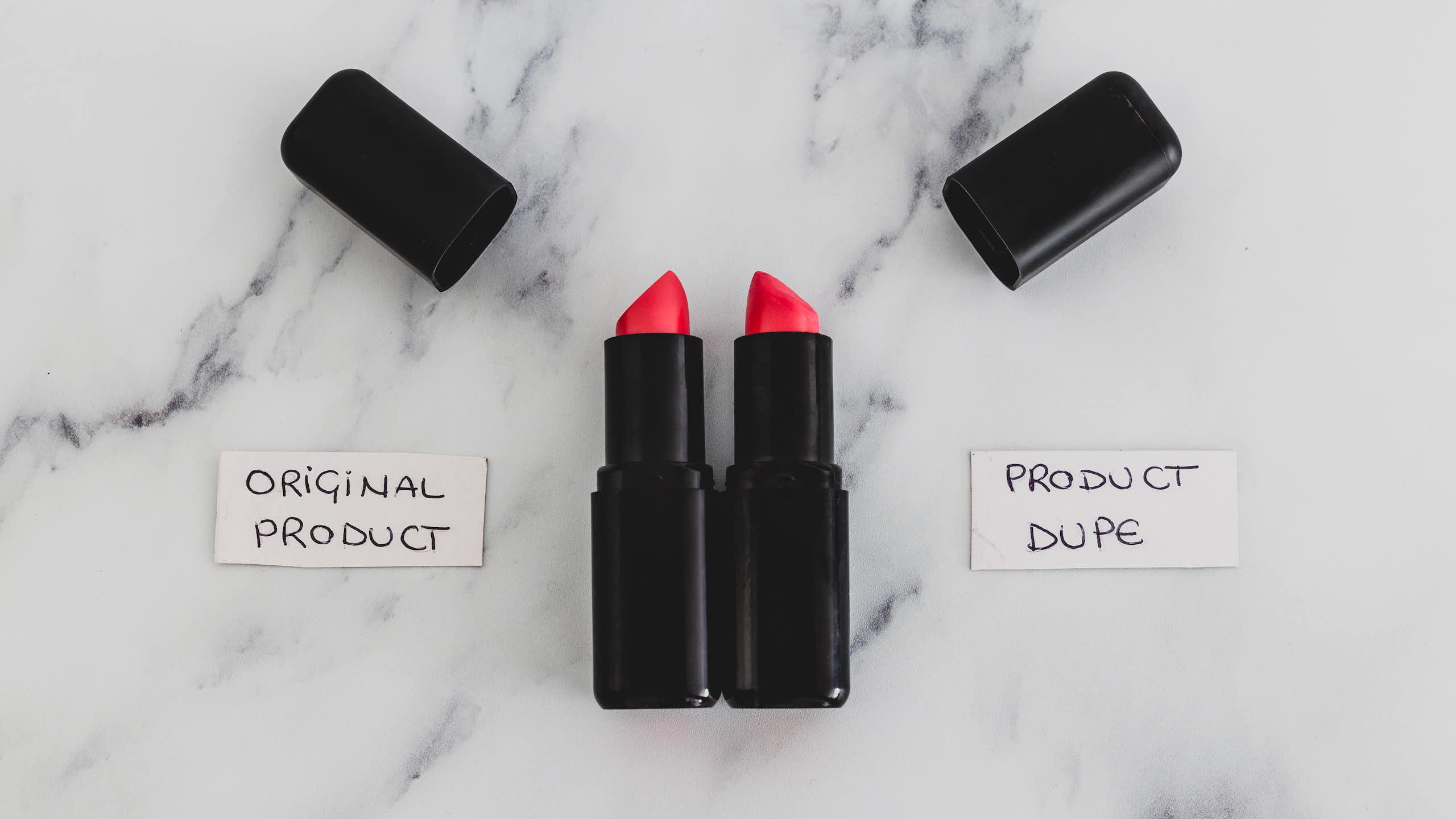 Rouges à lèvres avec écrit original product et product dupe