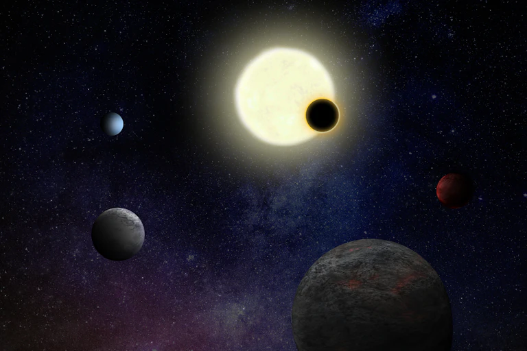 Ilustração de cinco pequenos planetas rochosos orbitando em torno de uma estrela.