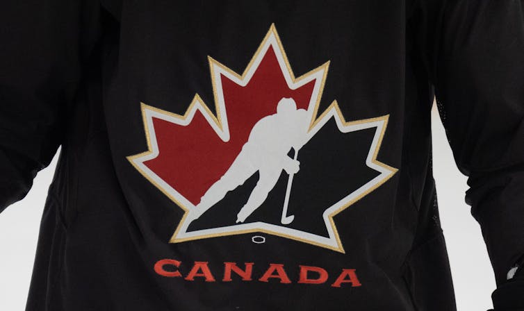 Camiseta con el logo de Hockey Canada.
