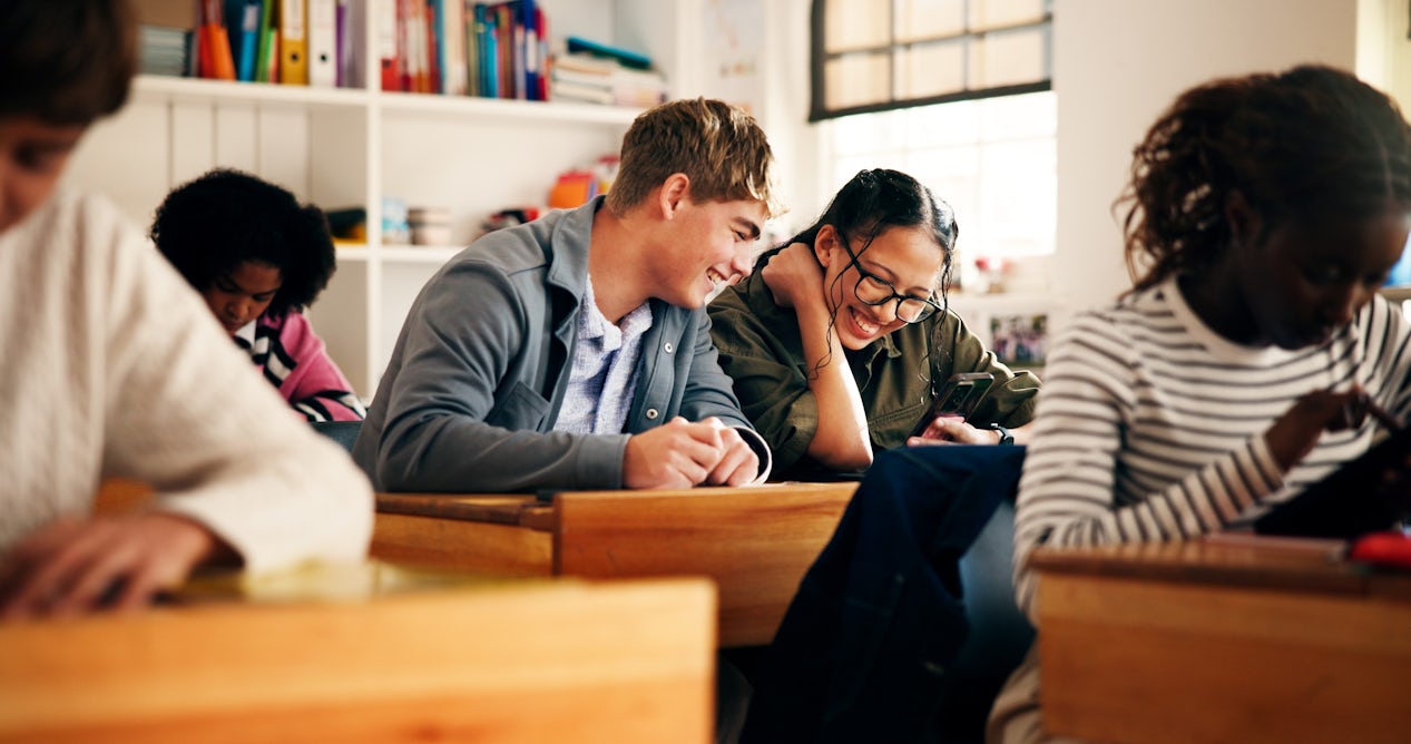 theconversation.com - Neil Humphrey - Evidence for link between digital technology use and teenage mental health problems is weak, our large study suggests