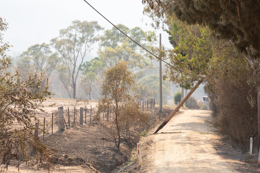 theconversation.com - Fiannuala Morgan - No power, no phone, no radio: why comms dropped out during the central Victorian fires