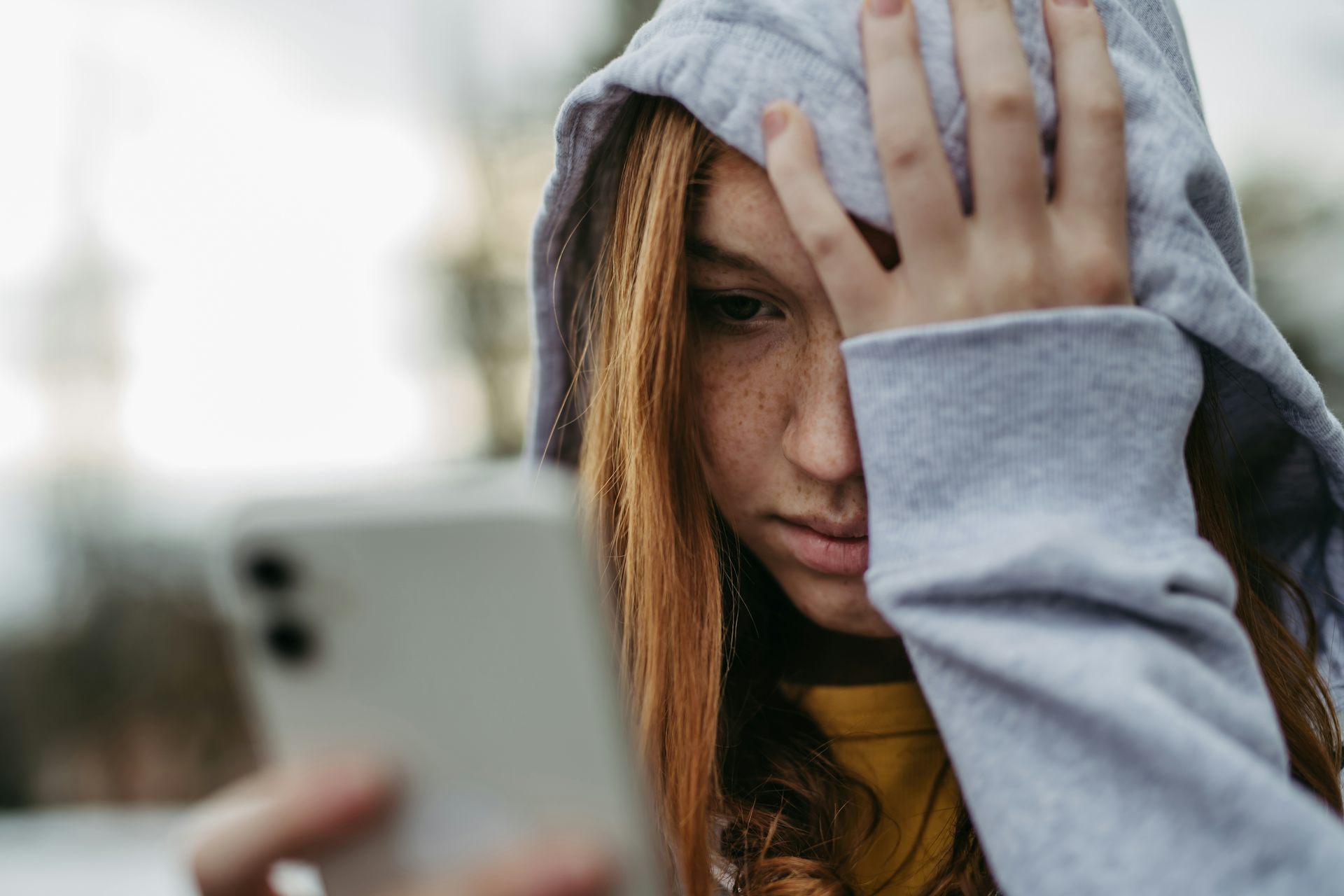 Anses Finds Social Media Harms Teen Mental Health