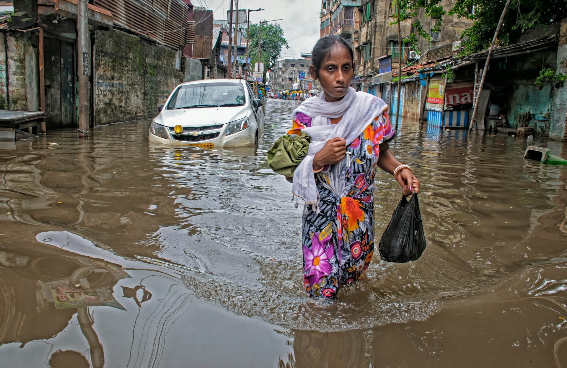 Preventable deaths in a warming world: how politics shapes who lives and who dies