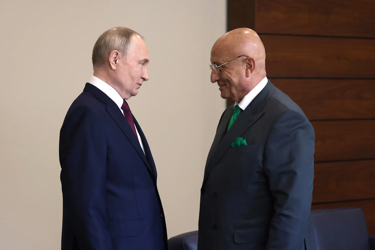 Cluelo photos a très très vite Je t'embrasse Ellen