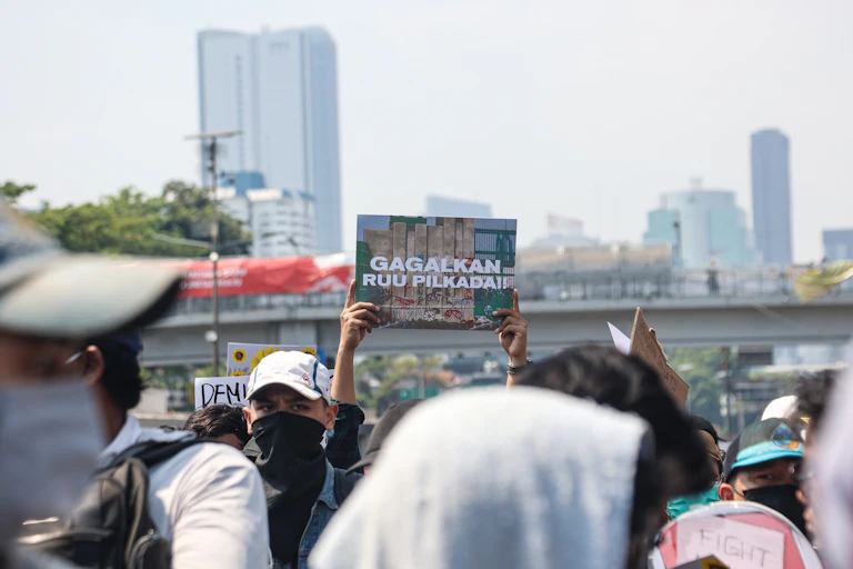 demo menolak ruu pilkada oleh dprd pilkada tak langsung