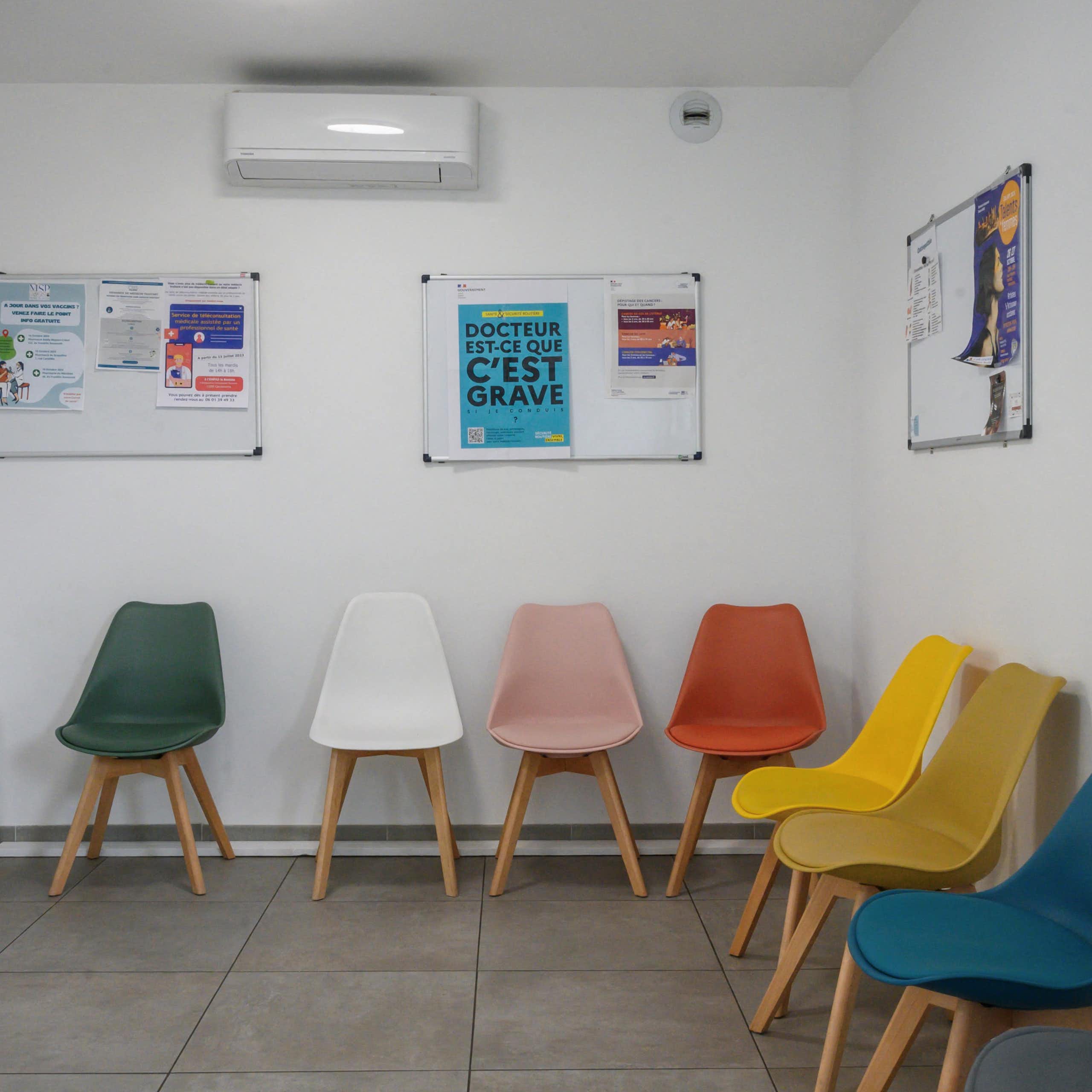 Une salle d'attente du centre médical Dalia à Carcassonne, dans le sud de la France.